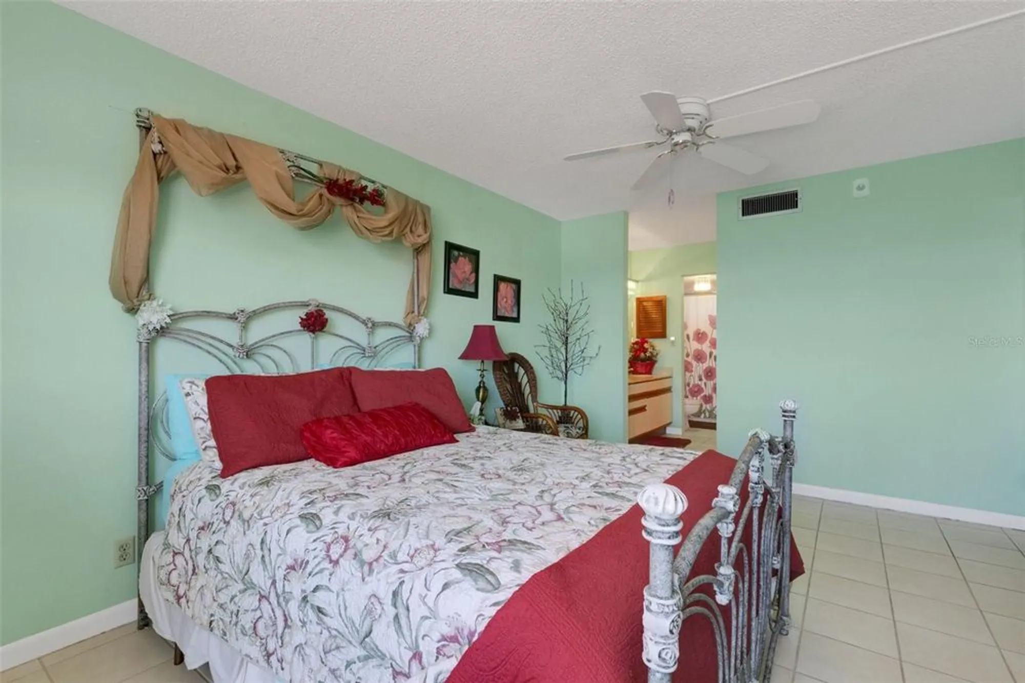 Property Slideshow image 25 of 42 | 6145 sun blvd apt 506, St Petersburg, FL, 33715