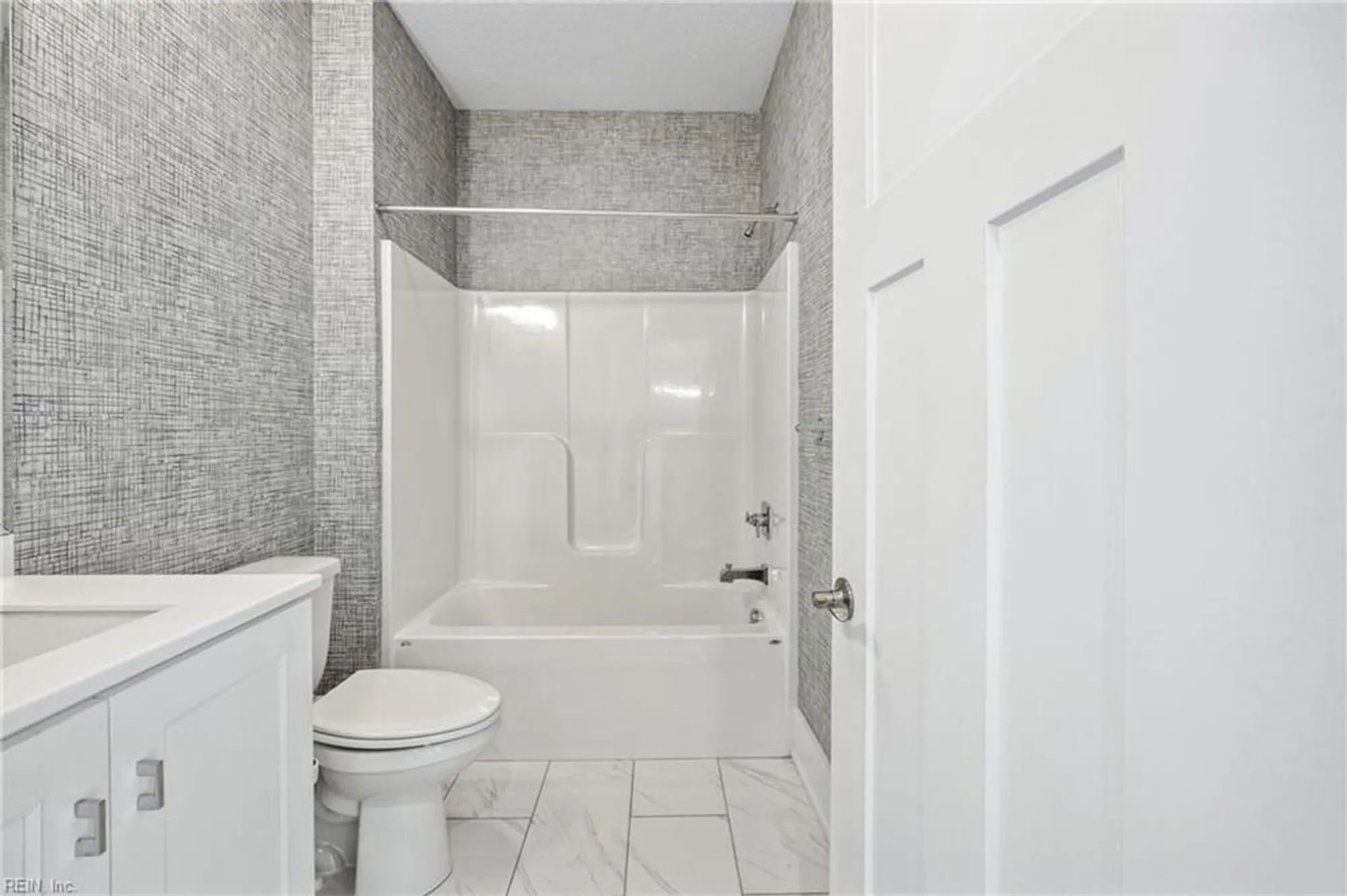 Property Slideshow image 13 of 40 | 119 creek ln, Suffolk, VA, 23435