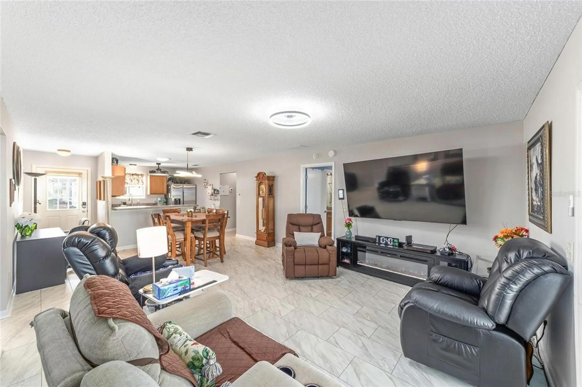 Property Slideshow image 8 of 40 | 8143 se 175th columbia pl, The Villages, FL, 32162