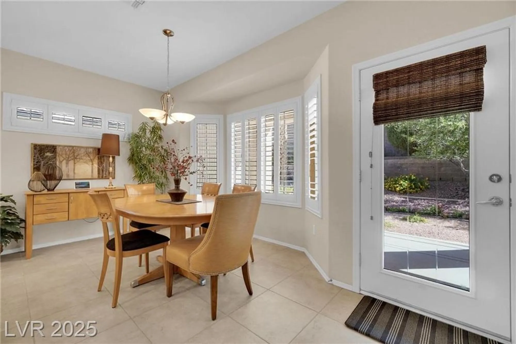 Property Slideshow image 13 of 37 | 1668 sebring hills dr, Henderson, NV, 89052