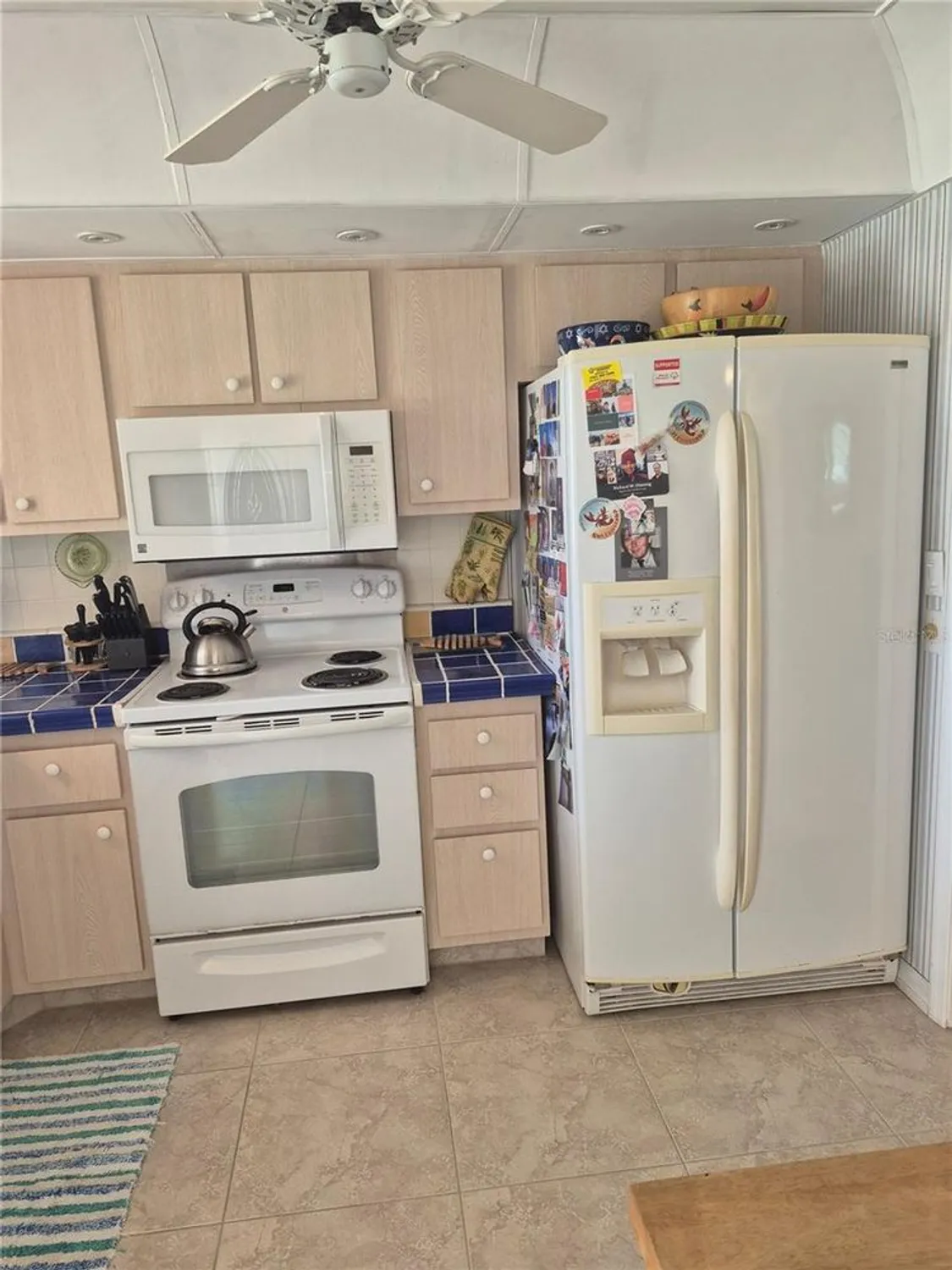 Property Slideshow image 5 of 30 | 4750 cove cir apt 303, St Petersburg, FL, 33708