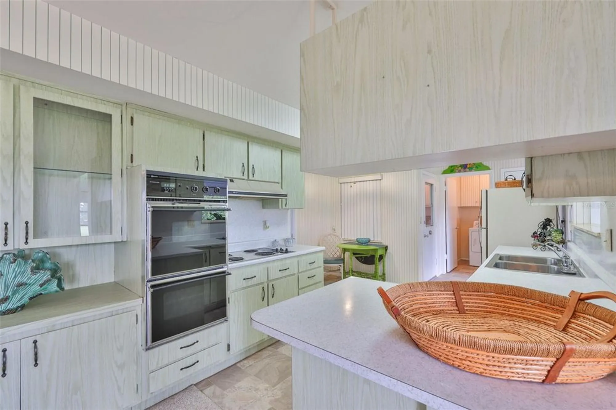 Property Slideshow image 11 of 41 | 823 fox hills dr, Sun City Center, FL, 33573