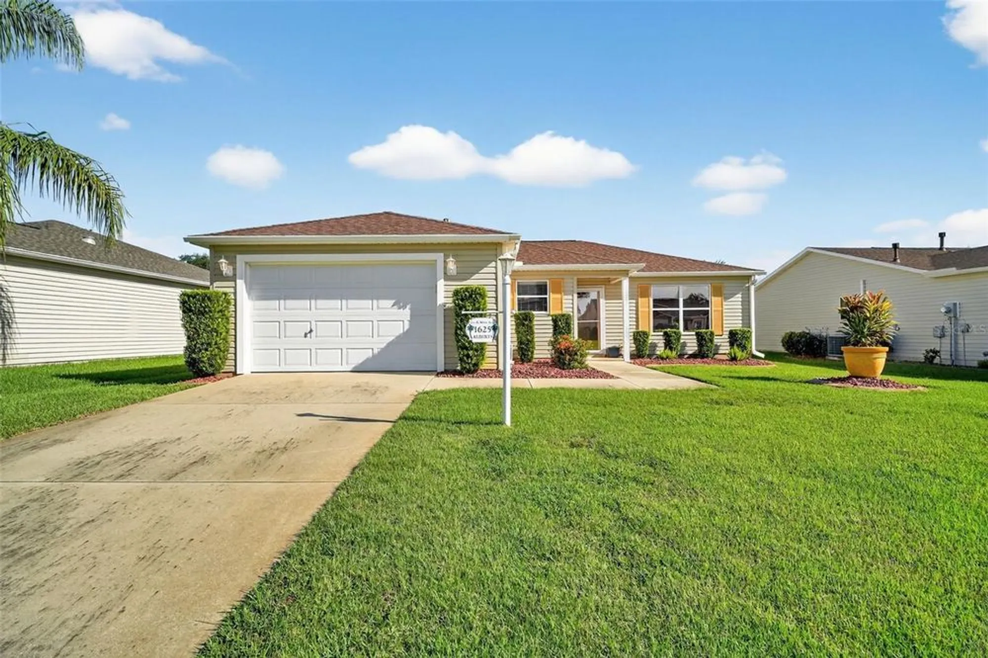 Property Slideshow image 1 of 26 | 1625 abercrombie way, The Villages, FL, 32162
