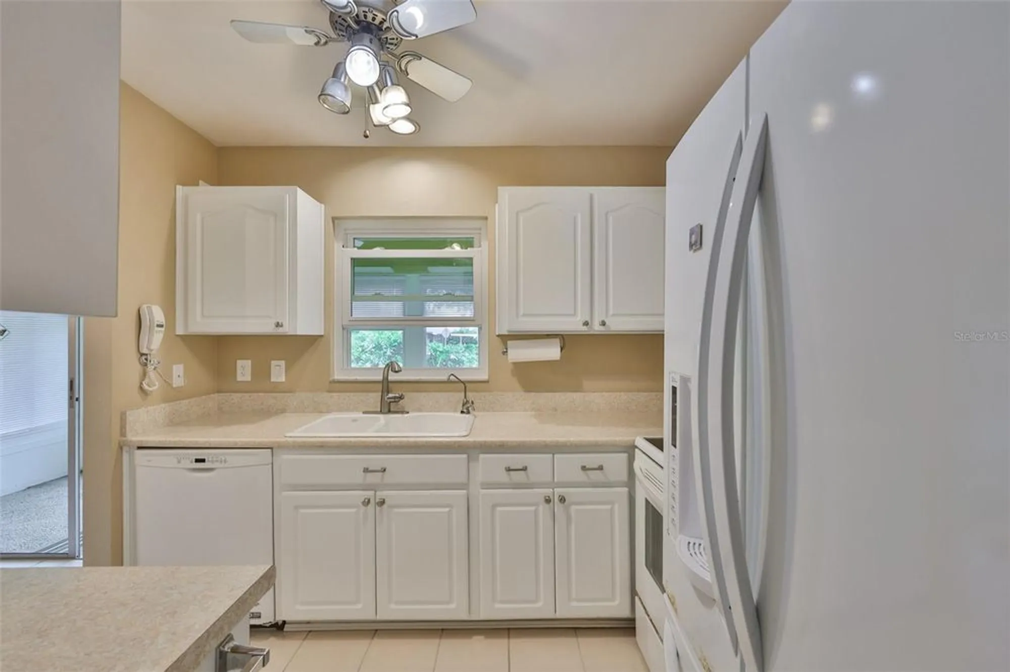Property Slideshow image 14 of 36 | 2206 horsham pl, Sun City Center, FL, 33573