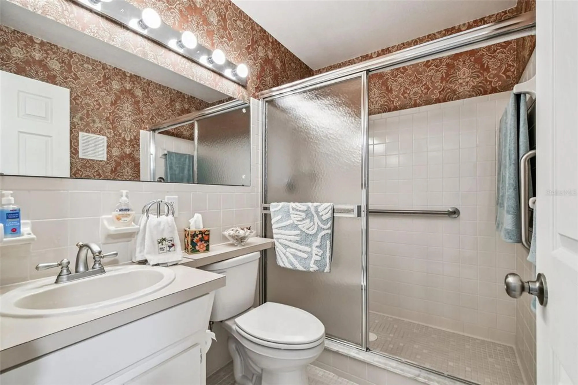Property Slideshow image 21 of 74 | 2170 americus blvd 34, Clearwater, FL, 33763