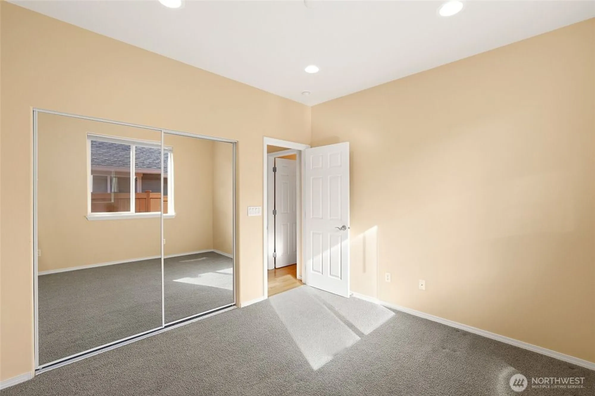 Property Slideshow image 16 of 37 | 4316 harstene st, Lacey, WA, 98516