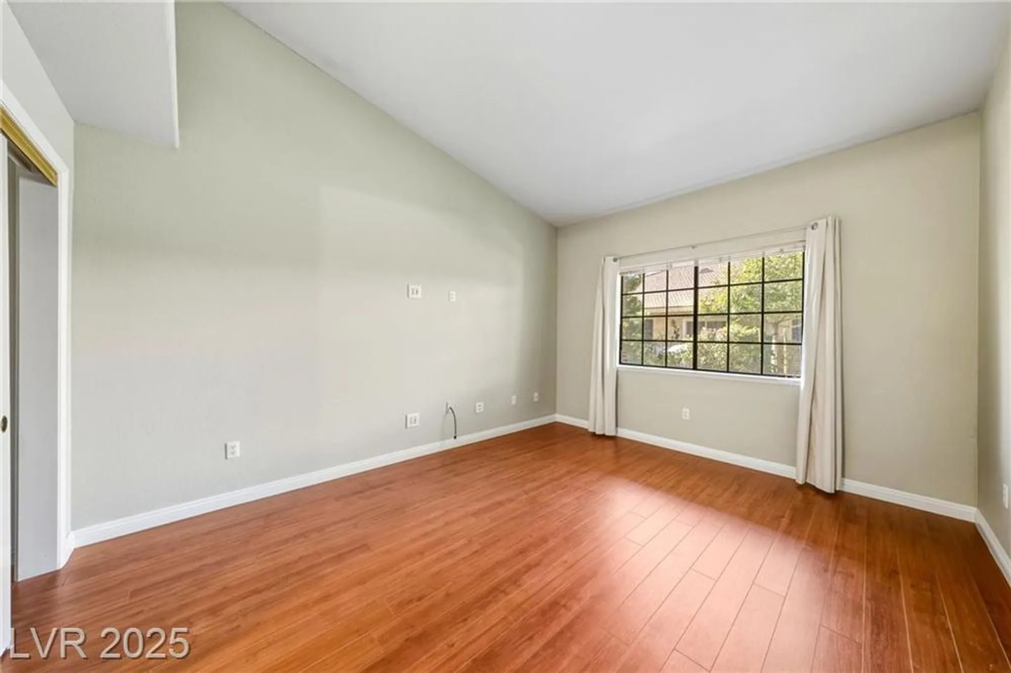 Property Slideshow image 15 of 28 | 2851 s valley view blvd 1039, Las Vegas, NV, 89102