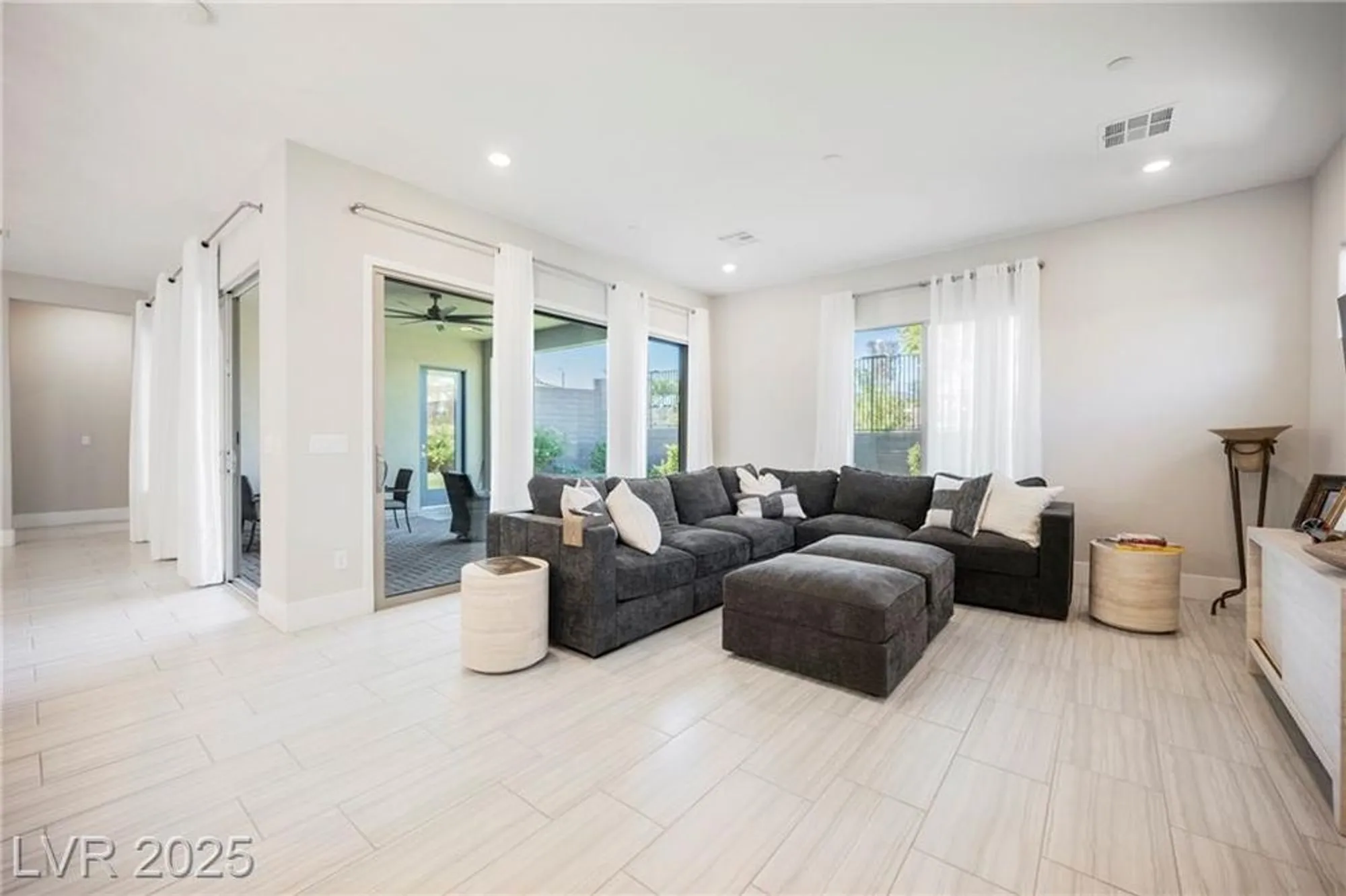 Property Slideshow image 30 of 67 | 10023 chrysolite pl, Las Vegas, NV, 89143