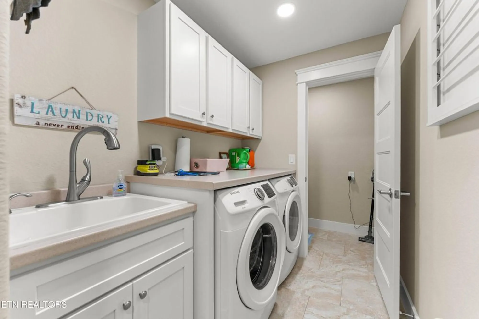 Property Slideshow image 18 of 59 | 22 milnor cir, Crossville, TN, 38558