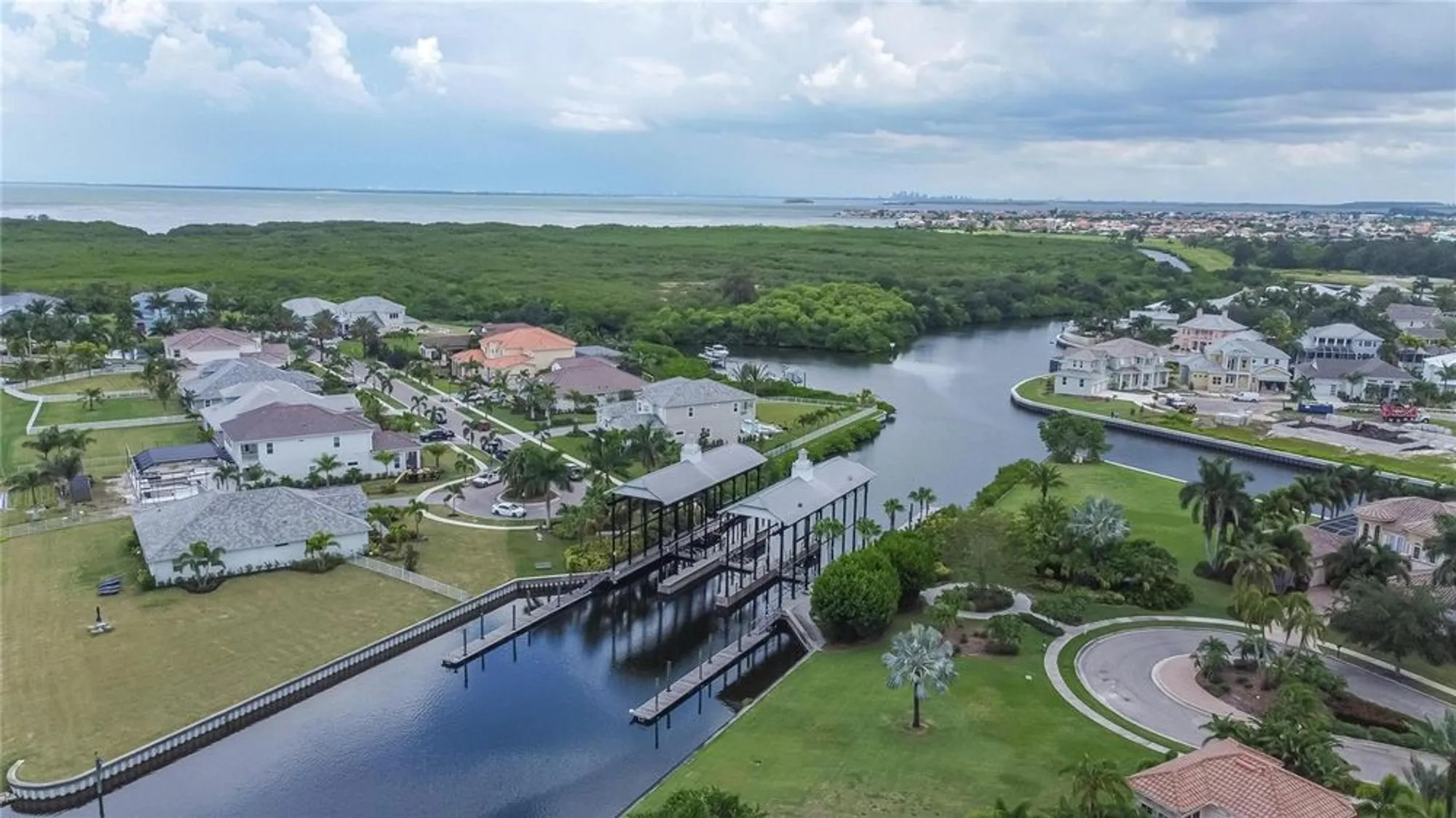 Property Slideshow image 85 of 91 | 324 blackrock ln, Apollo Beach, FL, 33572