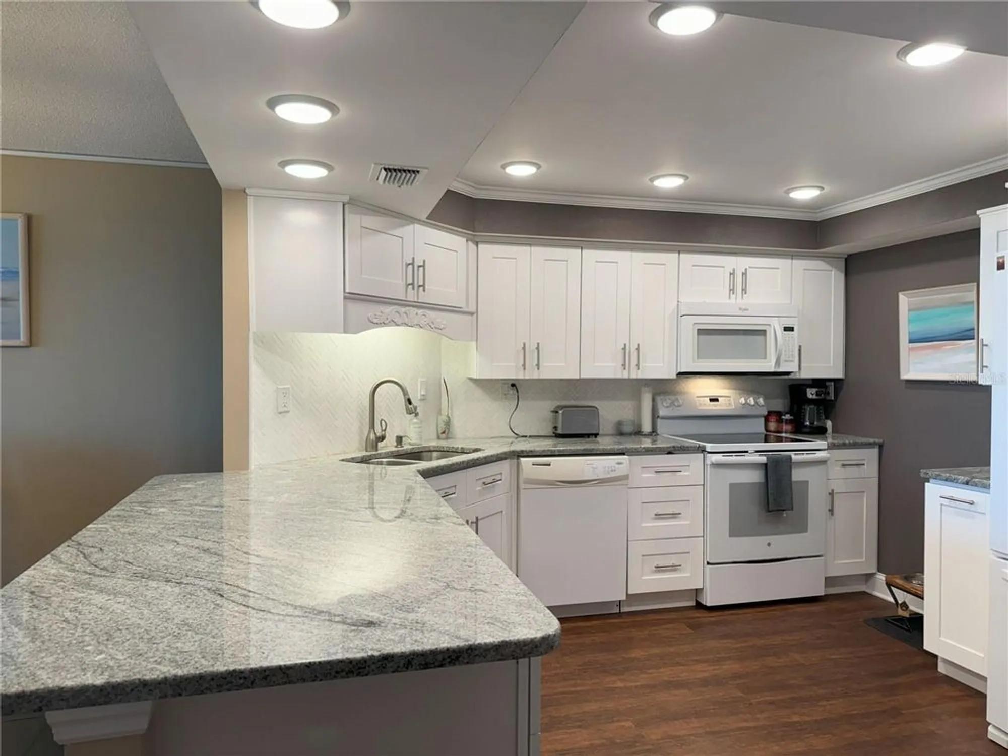 Property Slideshow image 6 of 22 | 7400 sun island dr 603, South Pasadena, FL, 33707