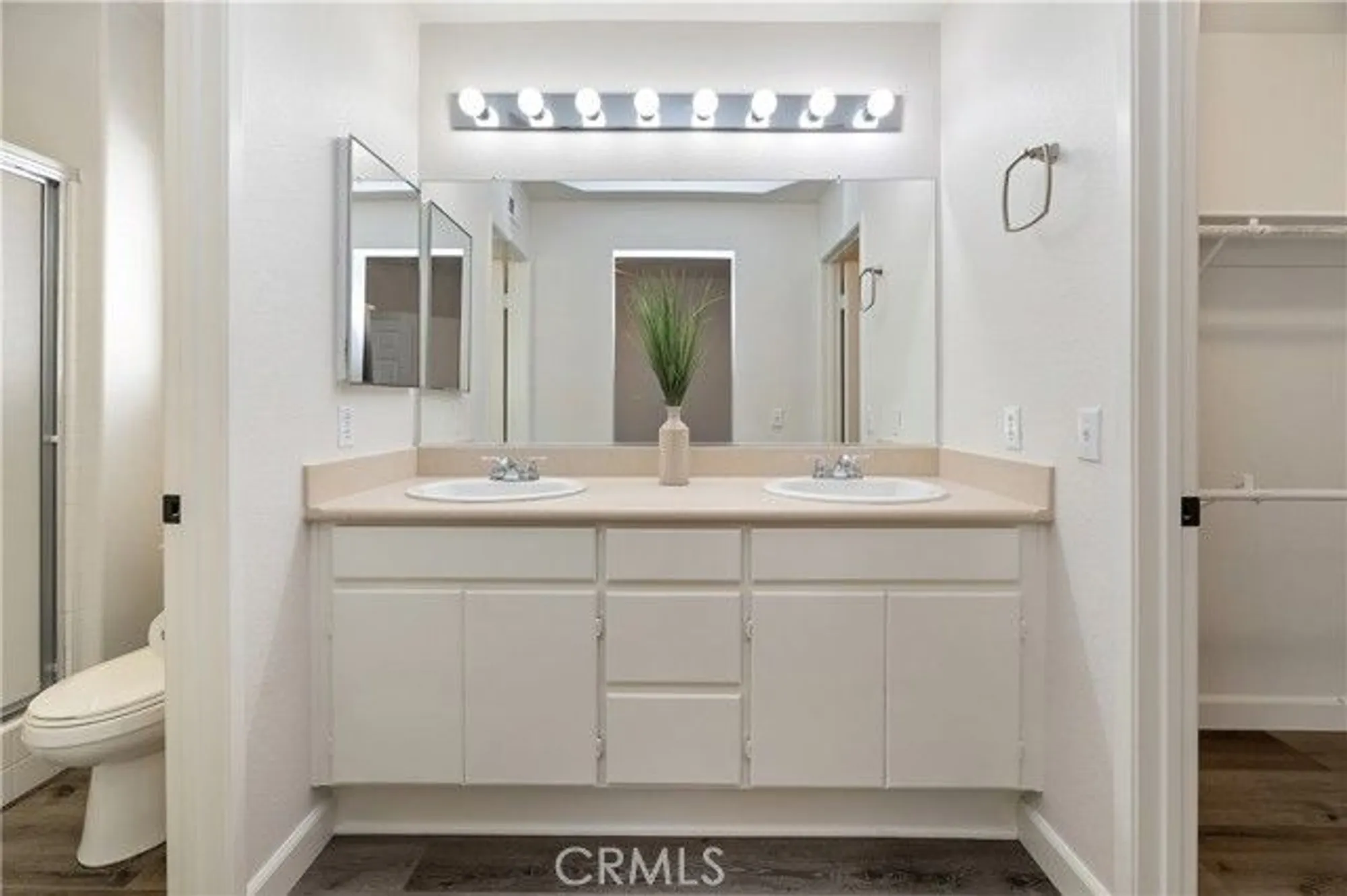 Property Slideshow image 21 of 61 | 40725 corte albara, Murrieta, CA, 92562