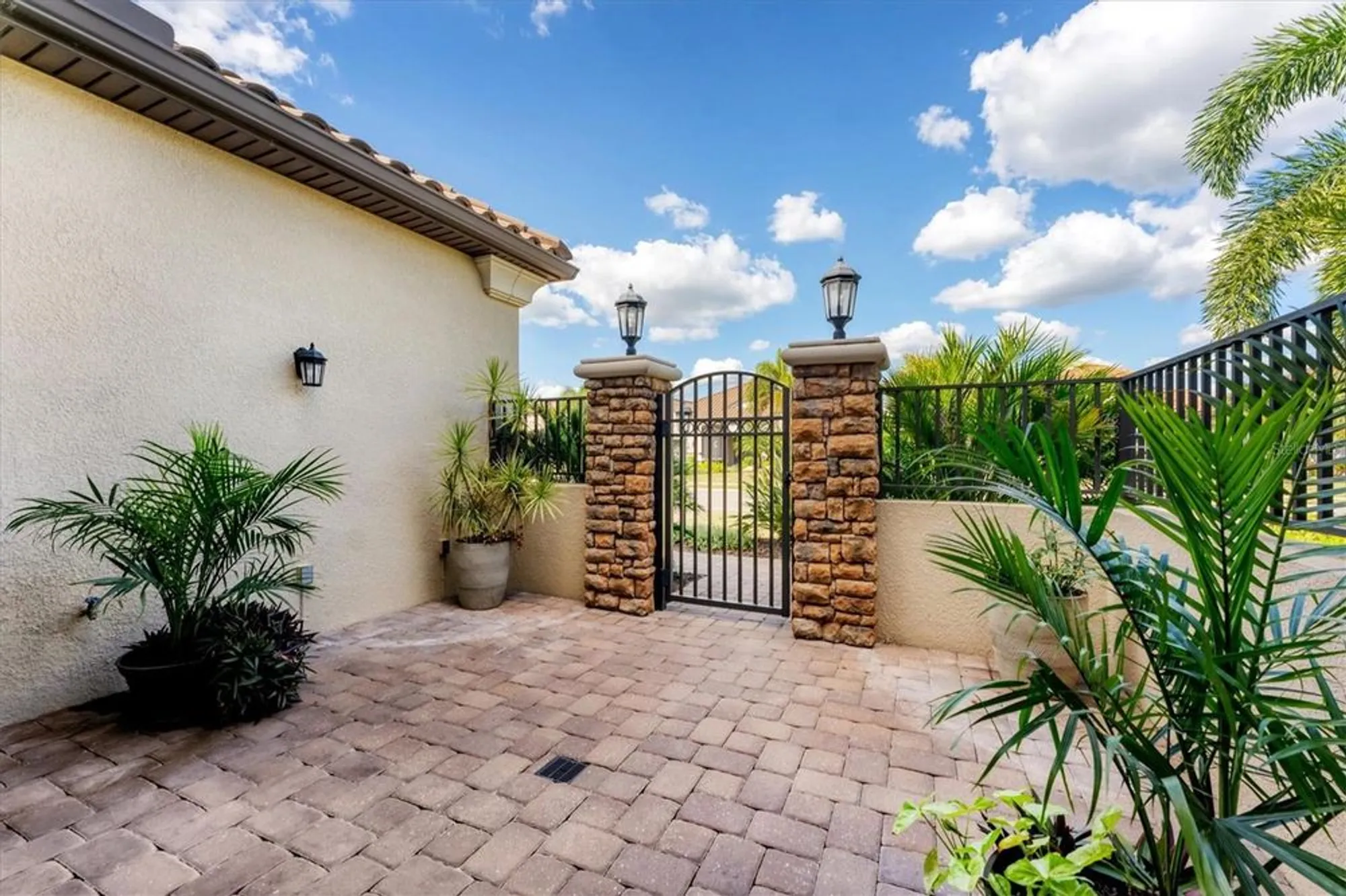 Property Slideshow image 43 of 85 | 13046 sorrento way, Bradenton, FL, 34211