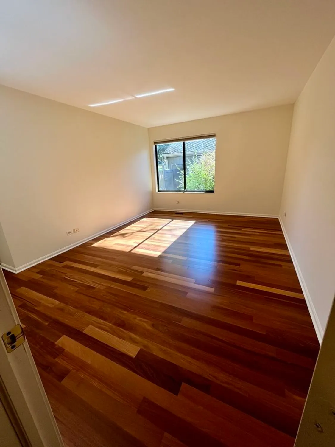 Property Slideshow image 14 of 43 | 315 bluff ct c, Lake Barrington, IL, 60010