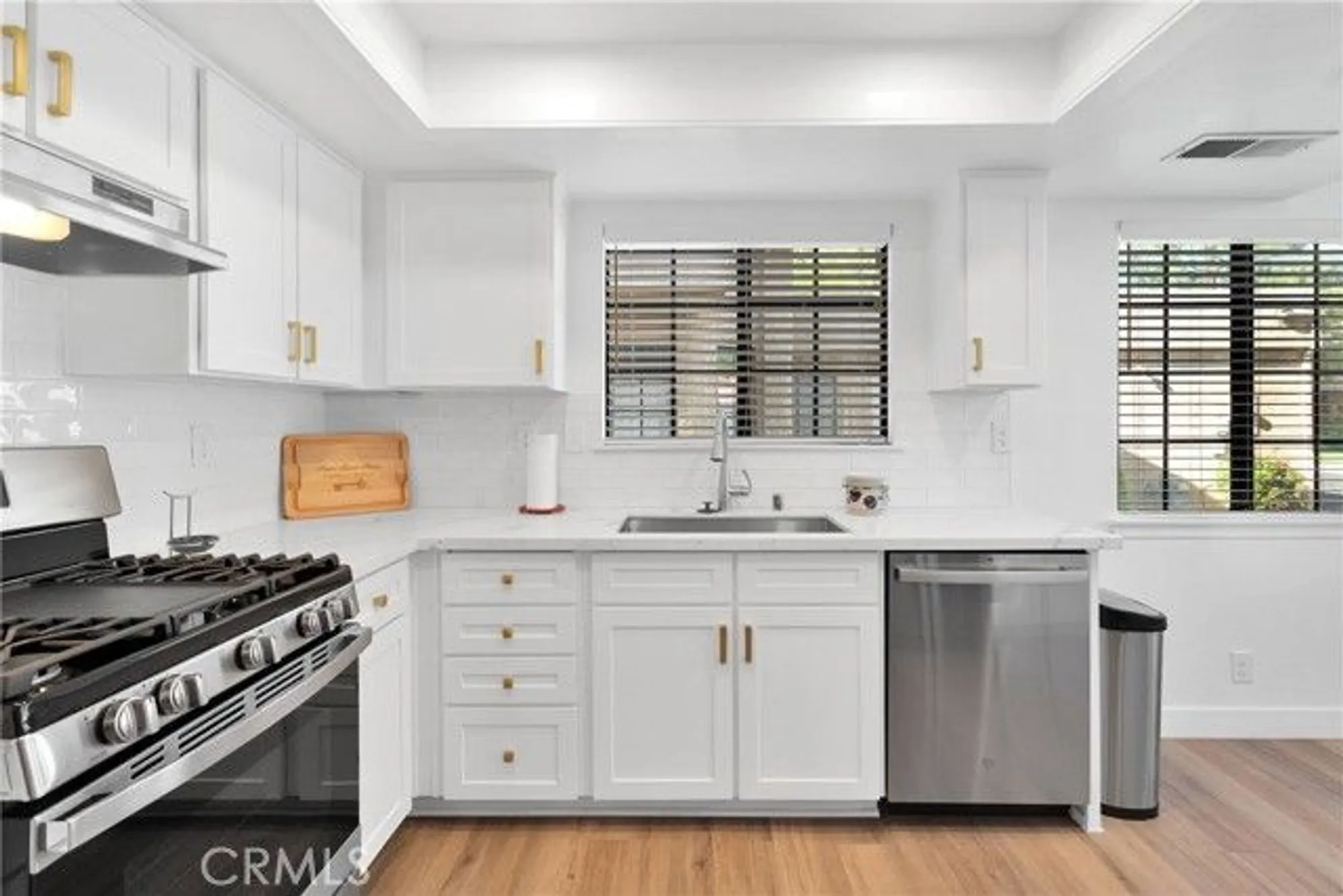 Property Slideshow image 9 of 27 | 11722 oak st, Apple Valley, CA, 92308