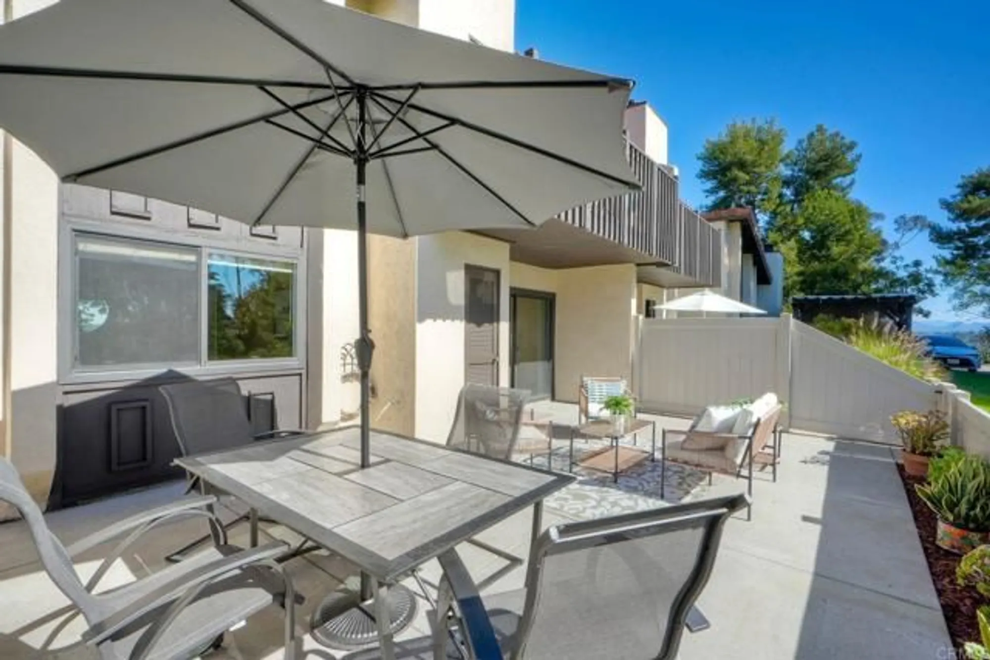 Property Slideshow image 21 of 28 | 220 s shorehang ln, Encinitas, CA, 92024
