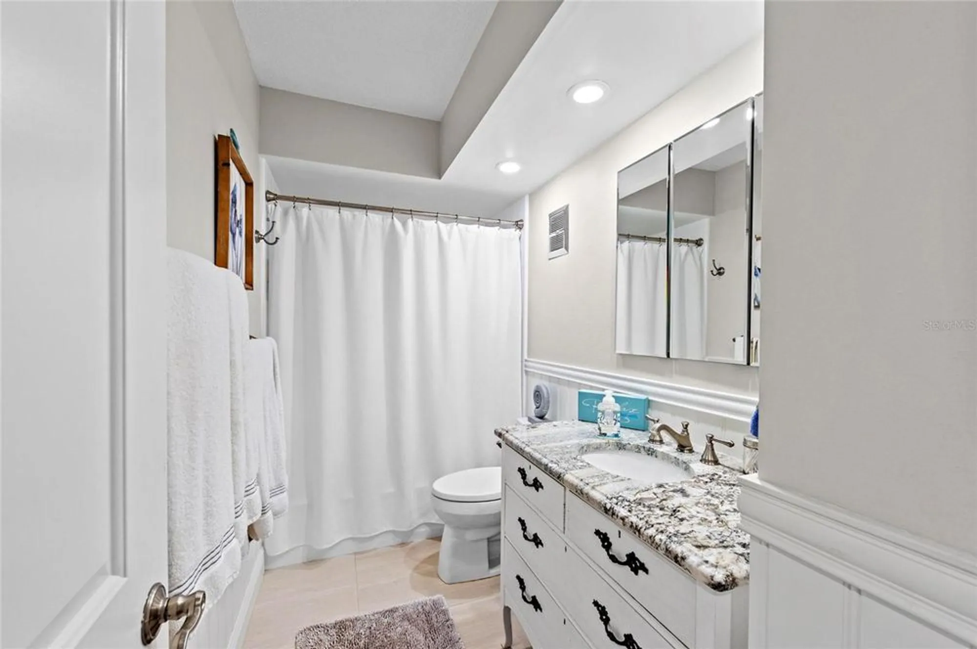 Property Slideshow image 34 of 55 | 101 whispering sands dr apt 307, Sarasota, FL, 34242