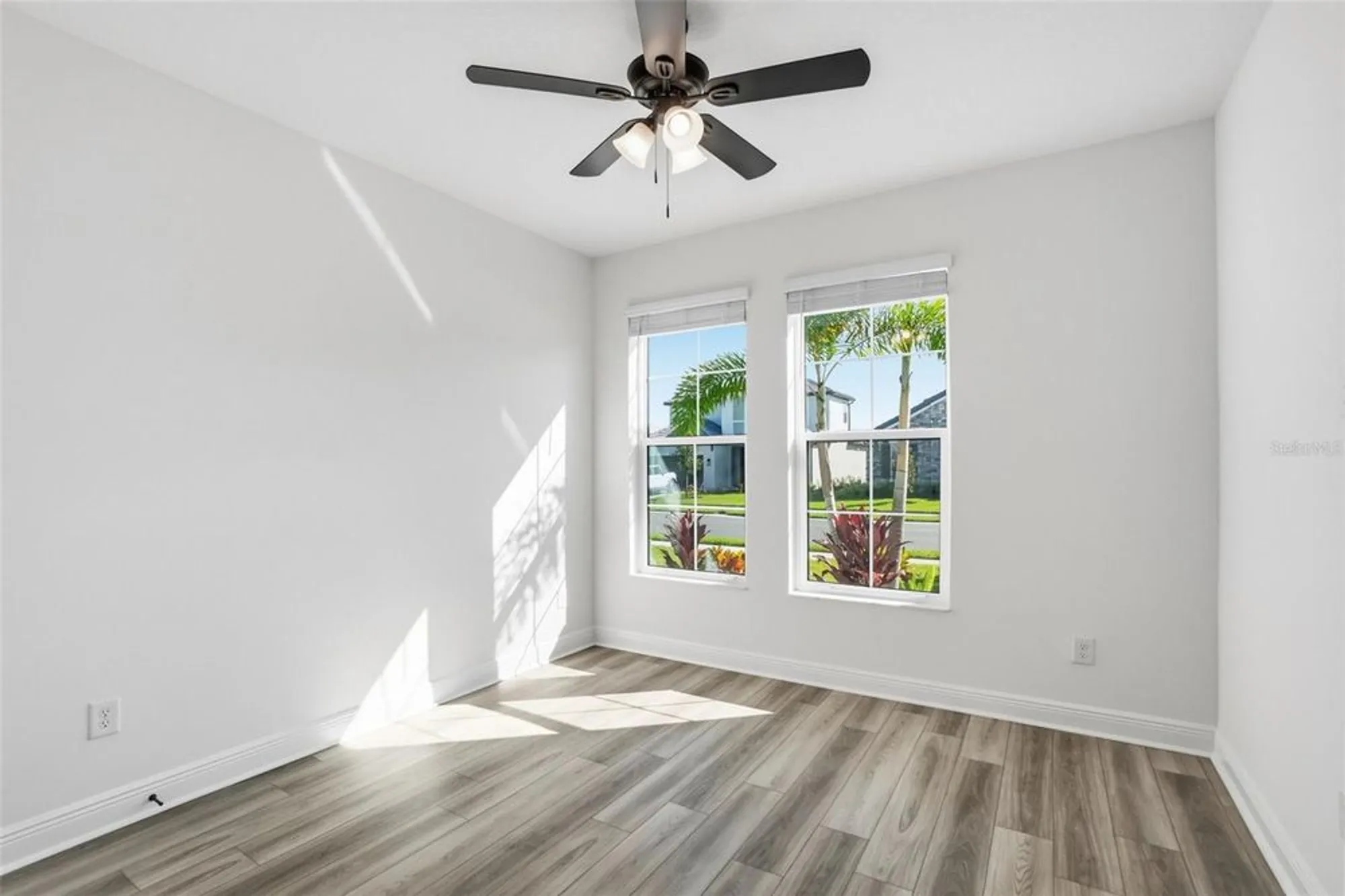 Property Slideshow image 15 of 61 | 17333 savory mist cir, Bradenton, FL, 34211