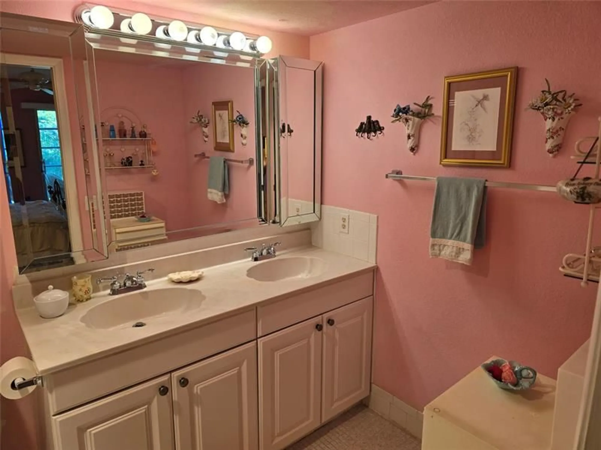 Property Slideshow image 7 of 34 | 2803 victoria way l3, Coconut Creek, FL, 33066