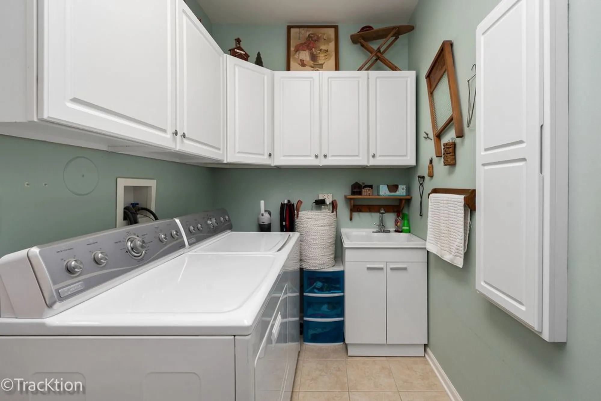 Property Slideshow image 21 of 30 | 21123 sterling lake ct, Crest Hill, IL, 60403