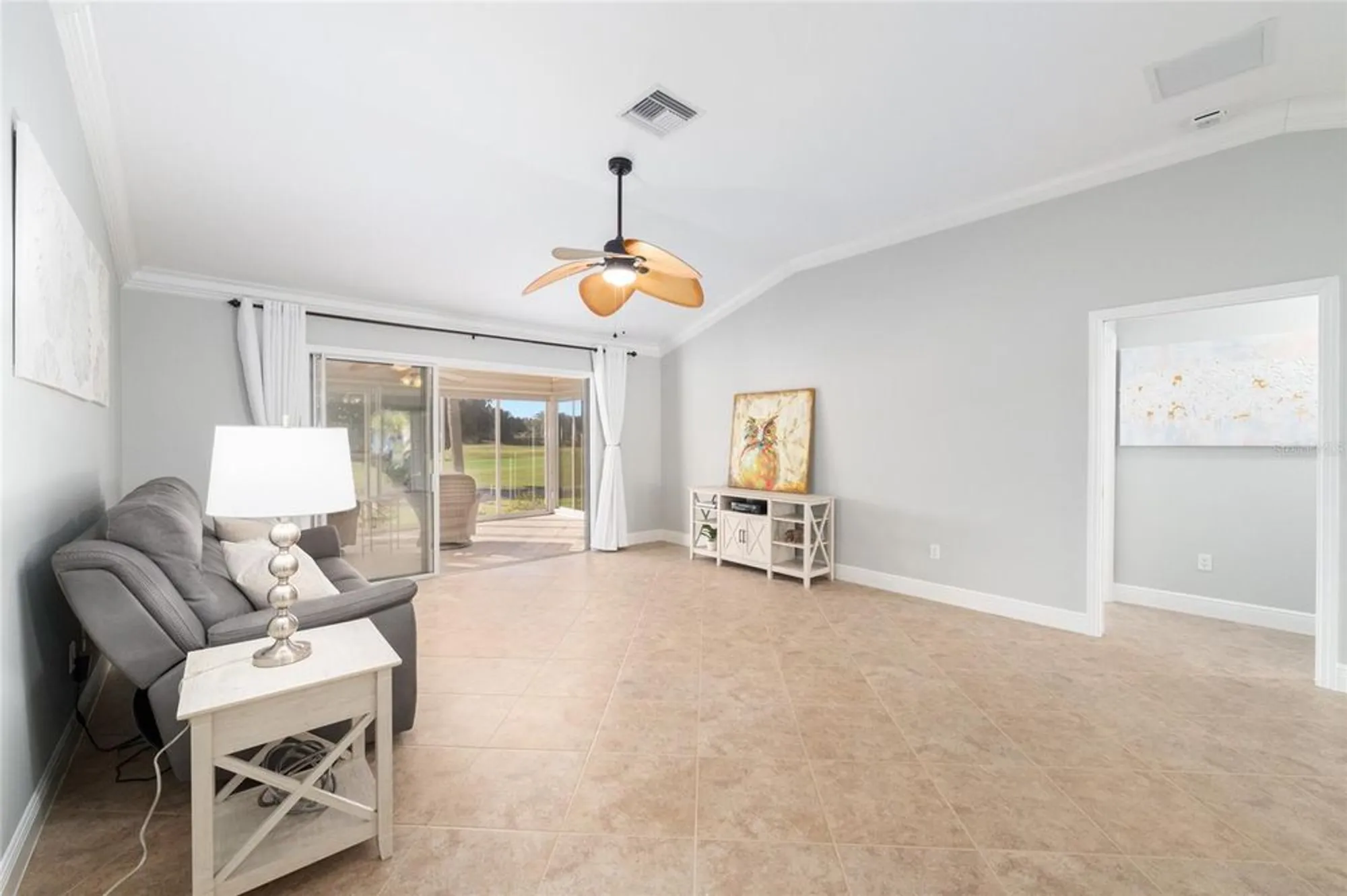 Property Slideshow image 15 of 62 | 967 livingston loop, The Villages, FL, 32162