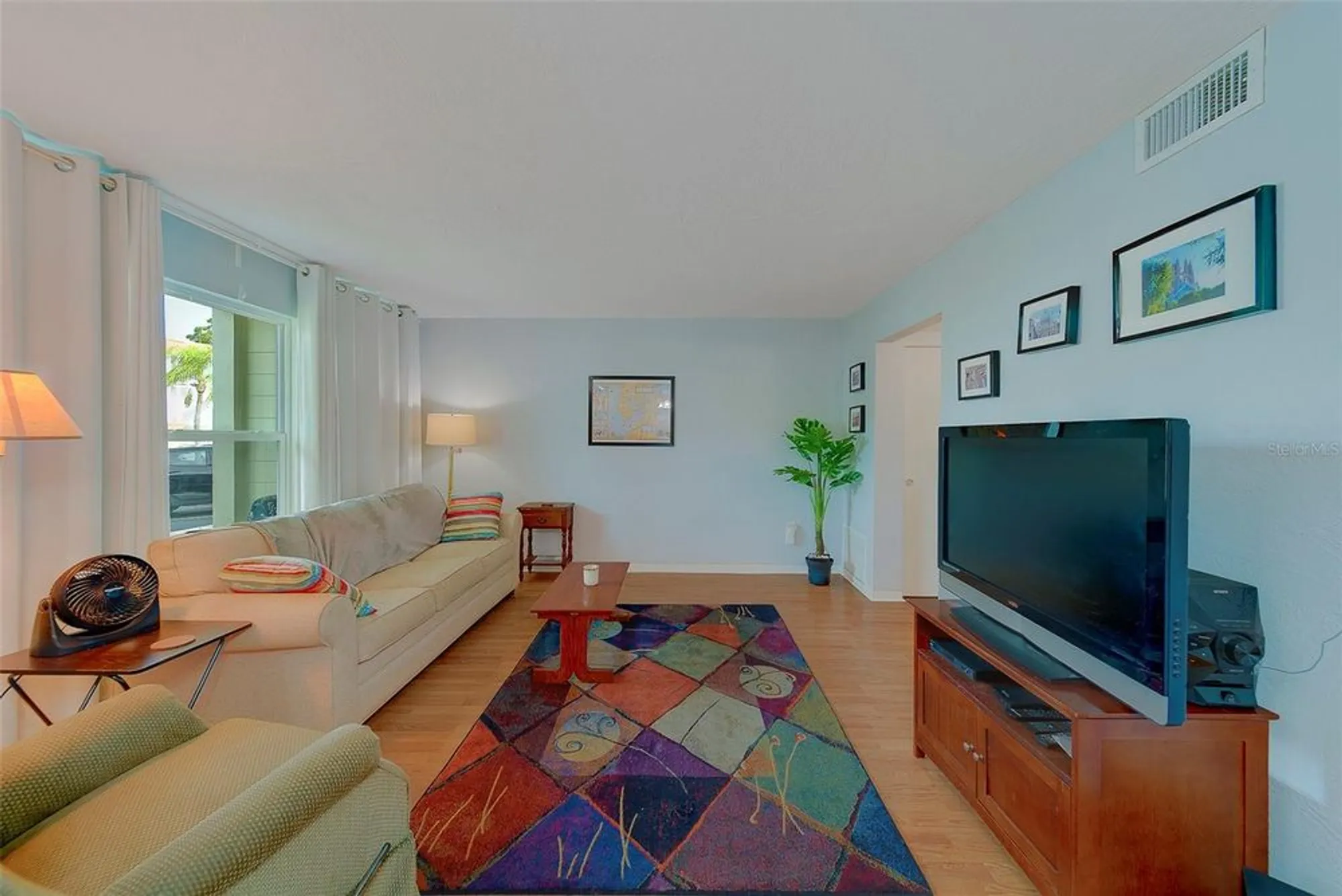 Property Slideshow image 13 of 55 | 2433 brazilia dr apt 5, Clearwater, FL, 33763