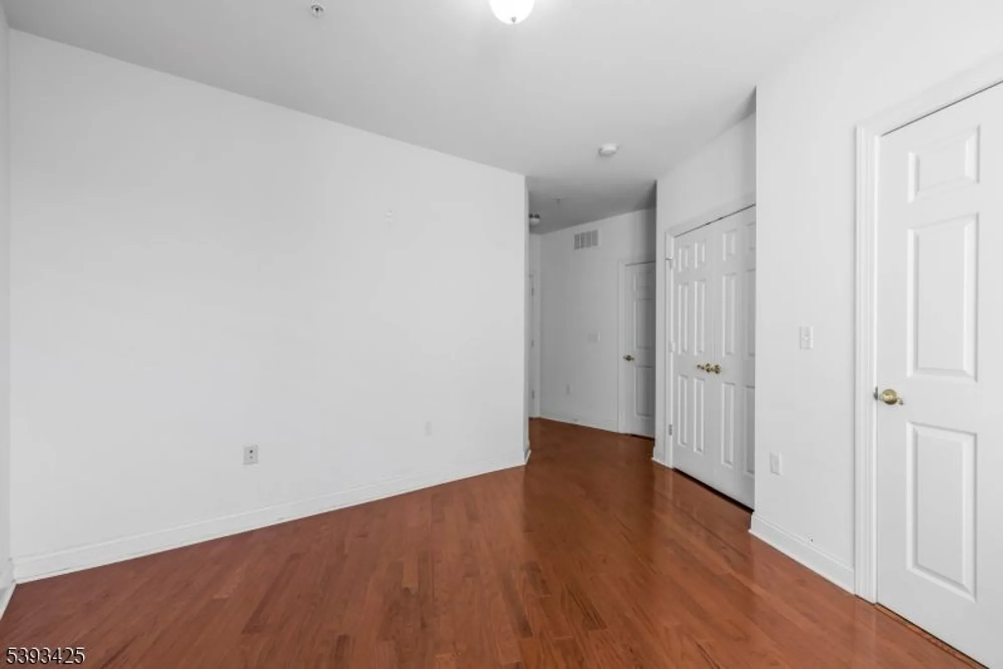 Property Slideshow image 18 of 29 | 266 victoria dr, Bridgewater, NJ, 08807