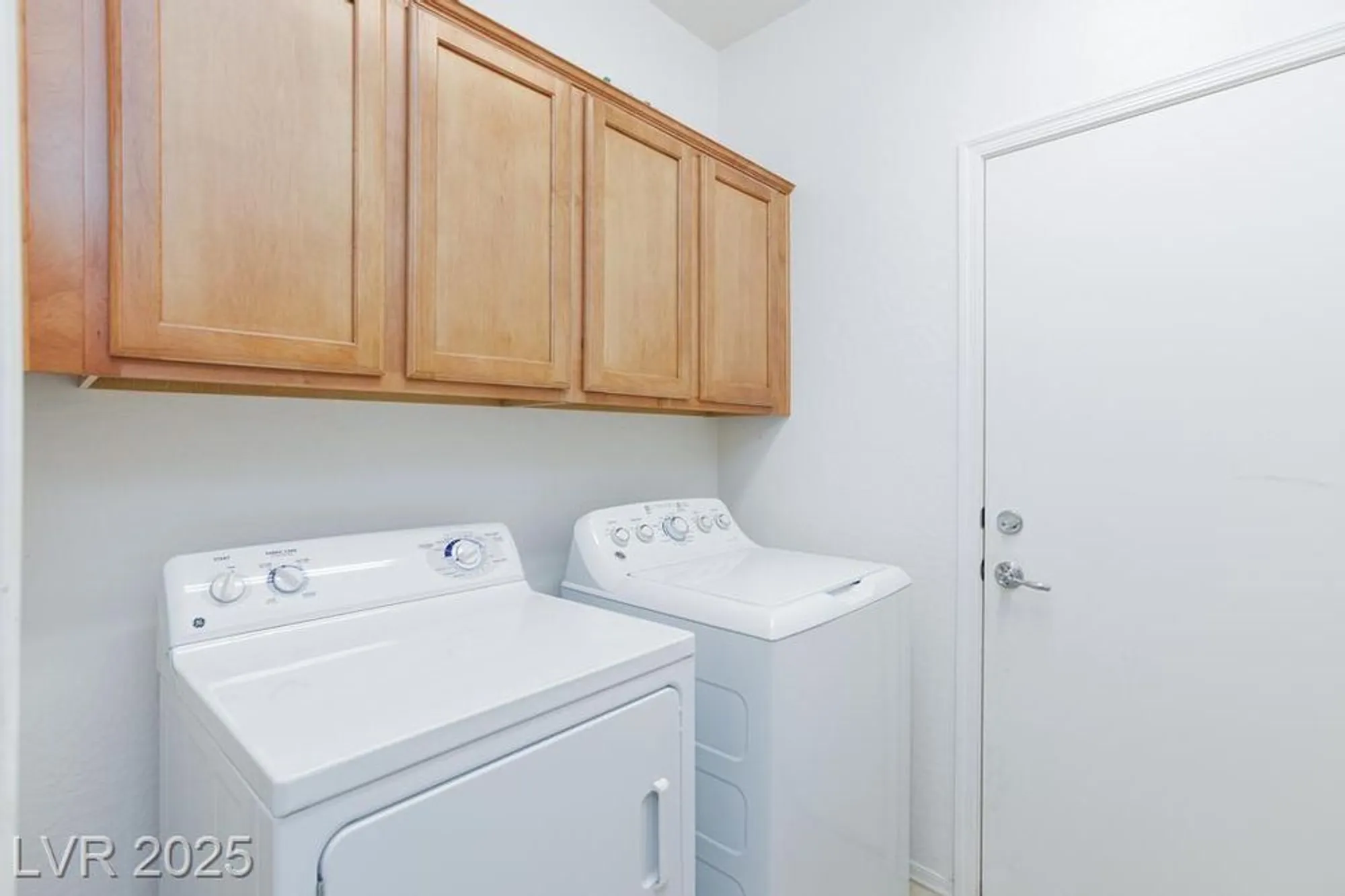 Property Slideshow image 8 of 33 | 7716 homing pigeon st, North Las Vegas, NV, 89084