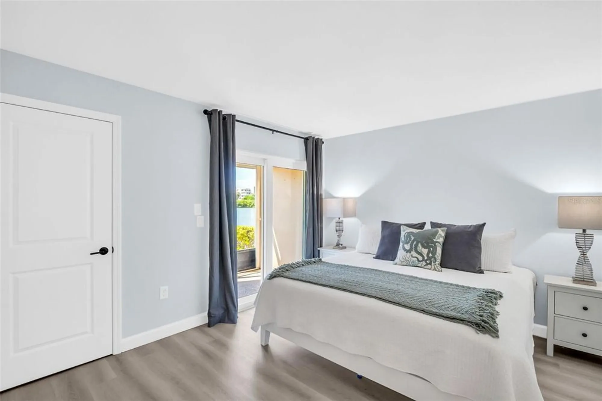 Property Slideshow image 5 of 37 | 7930 sun island dr 104, South Pasadena, FL, 33707