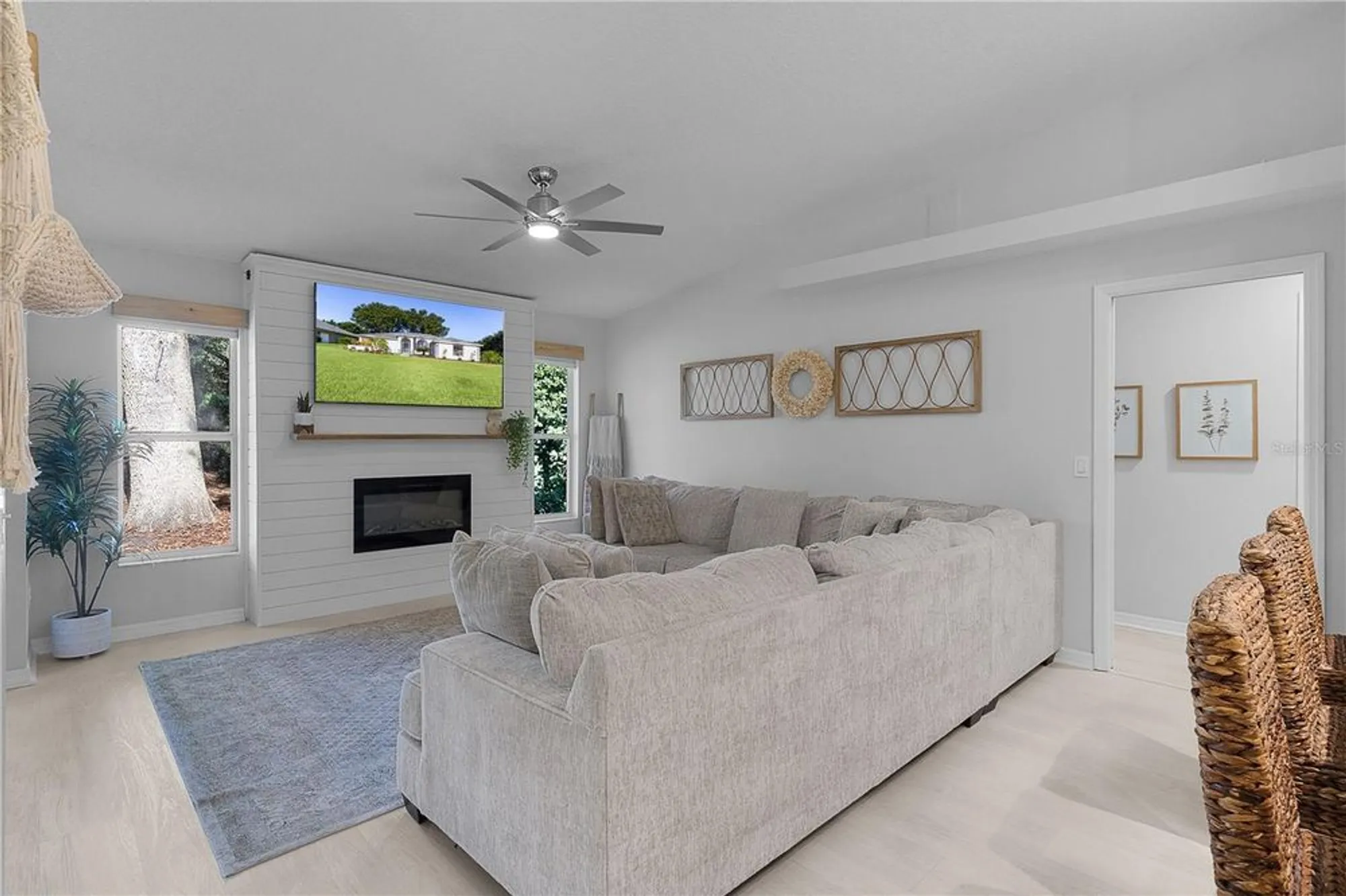 Property Slideshow image 18 of 86 | 5252 grove mnr, Lady Lake, FL, 32159