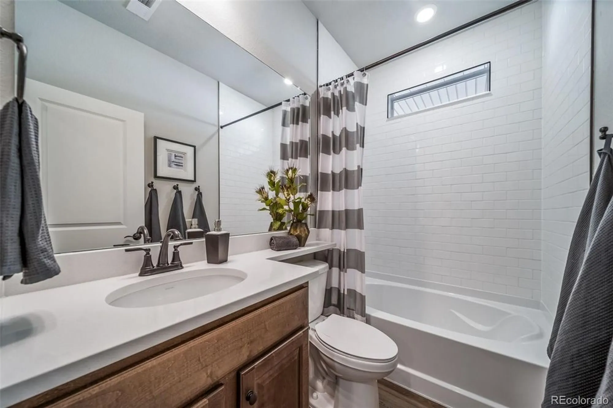 Property Slideshow image 10 of 18 | 21927 e 51st dr, Aurora, CO, 80019