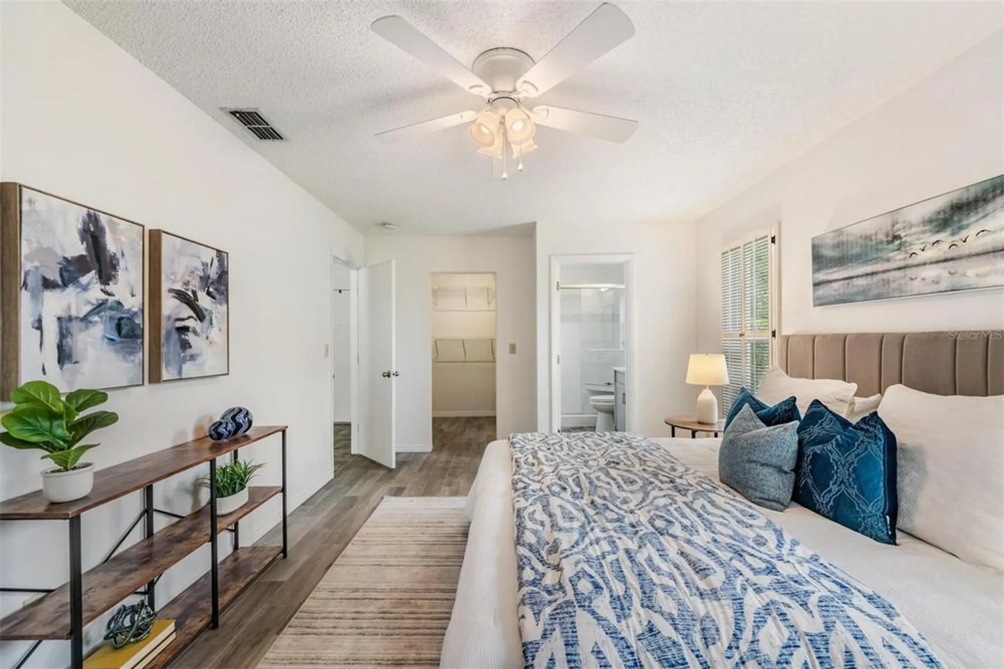 Property Slideshow image 13 of 26 | 2820 lomond dr, Palm Harbor, FL, 34684