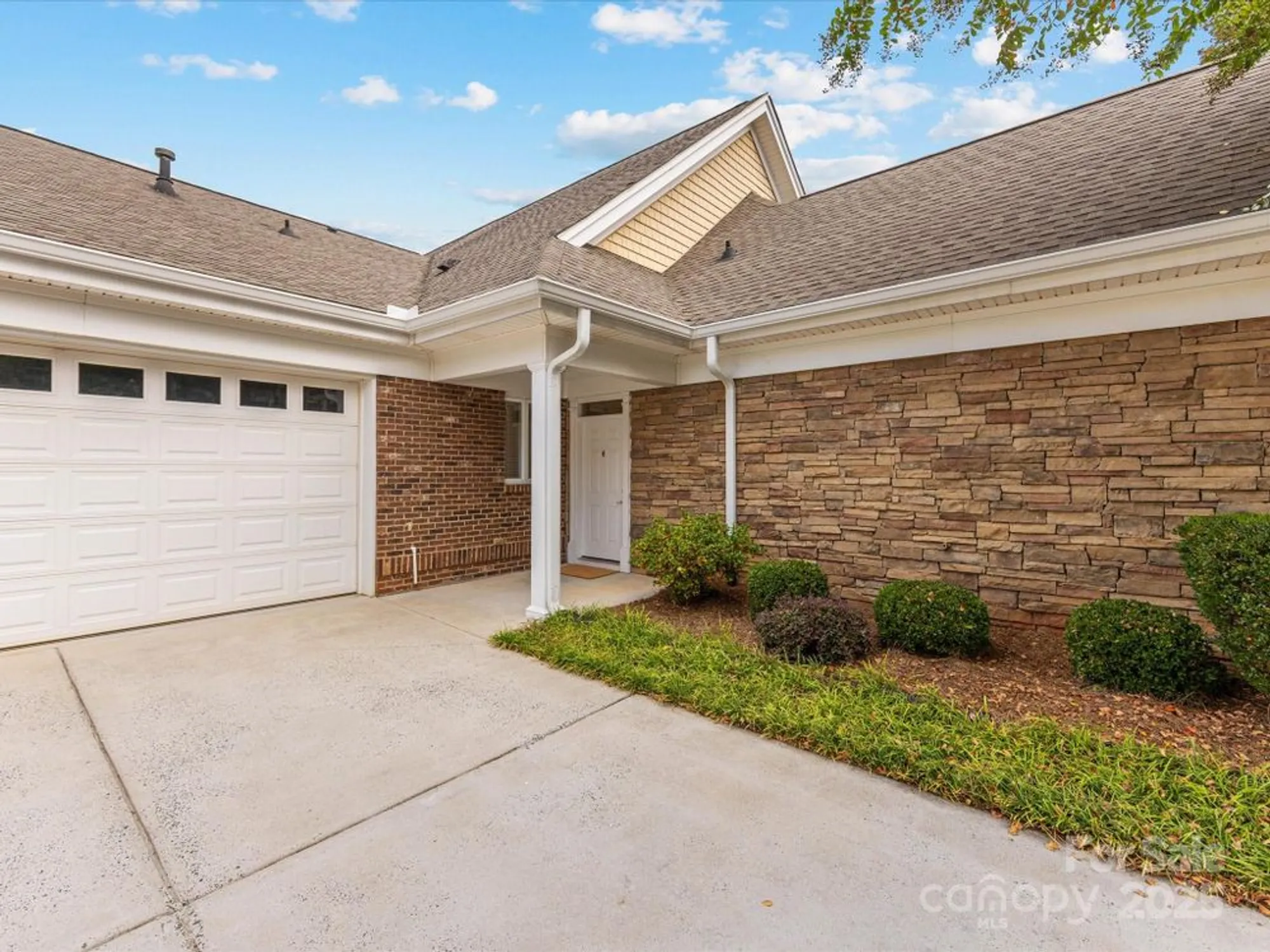 Property Slideshow image 6 of 47 | 2963 bellasera way, Matthews, NC, 28105