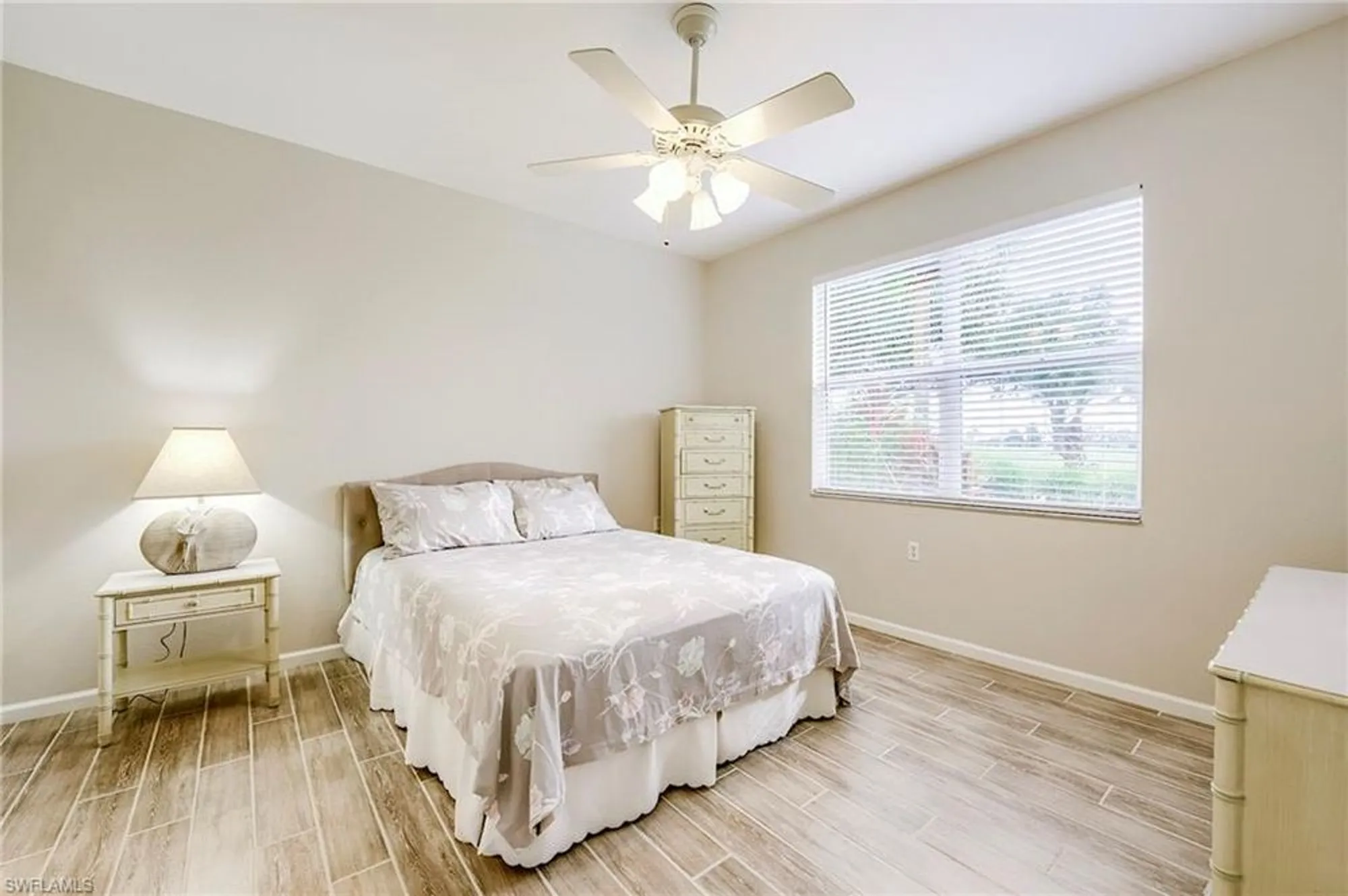 Property Slideshow image 32 of 50 | 3010 meandering way apt 102, Fort Myers, FL, 33905