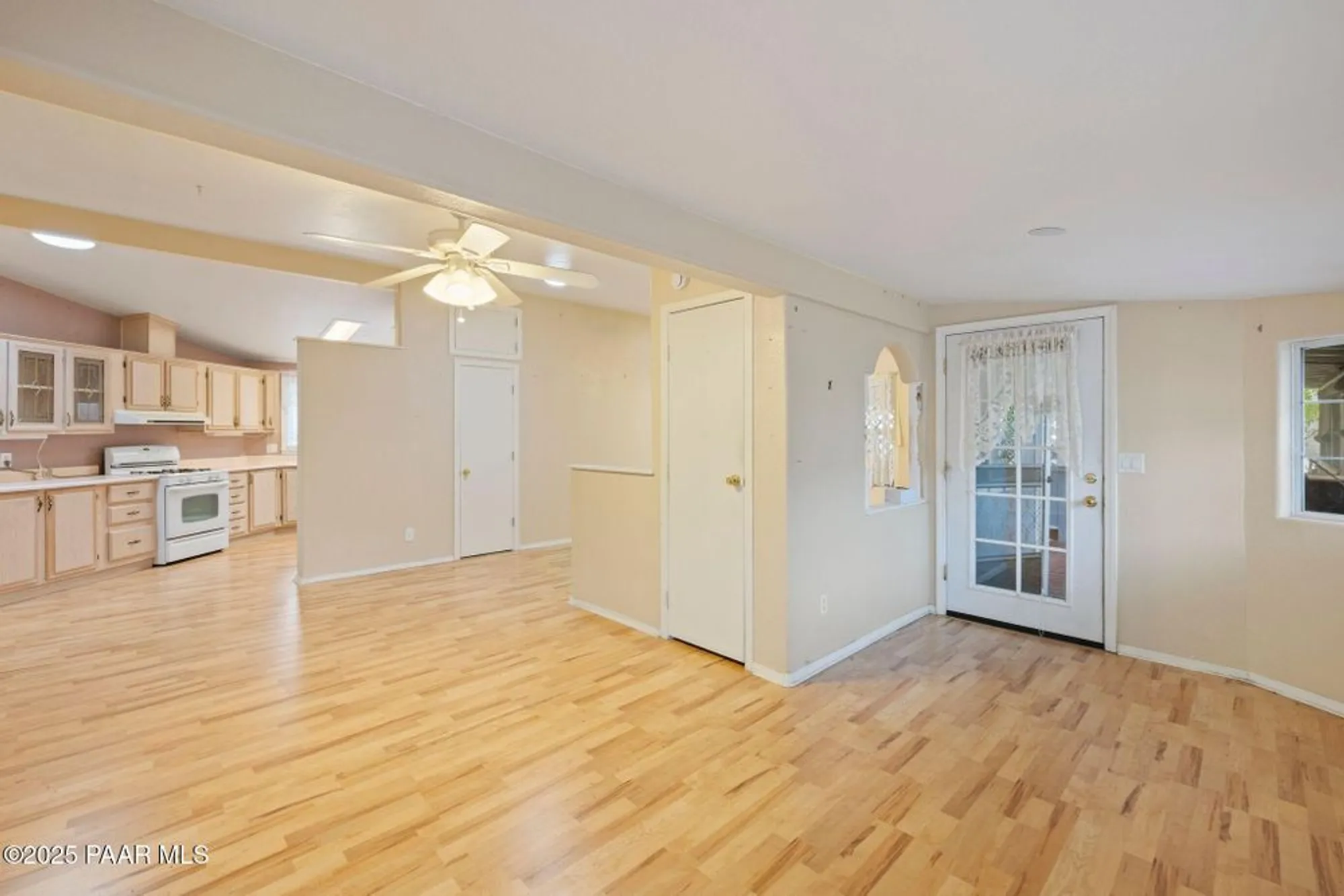 Property Slideshow image 5 of 36 | 944 n mountain hollow ct, Prescott, AZ, 86301