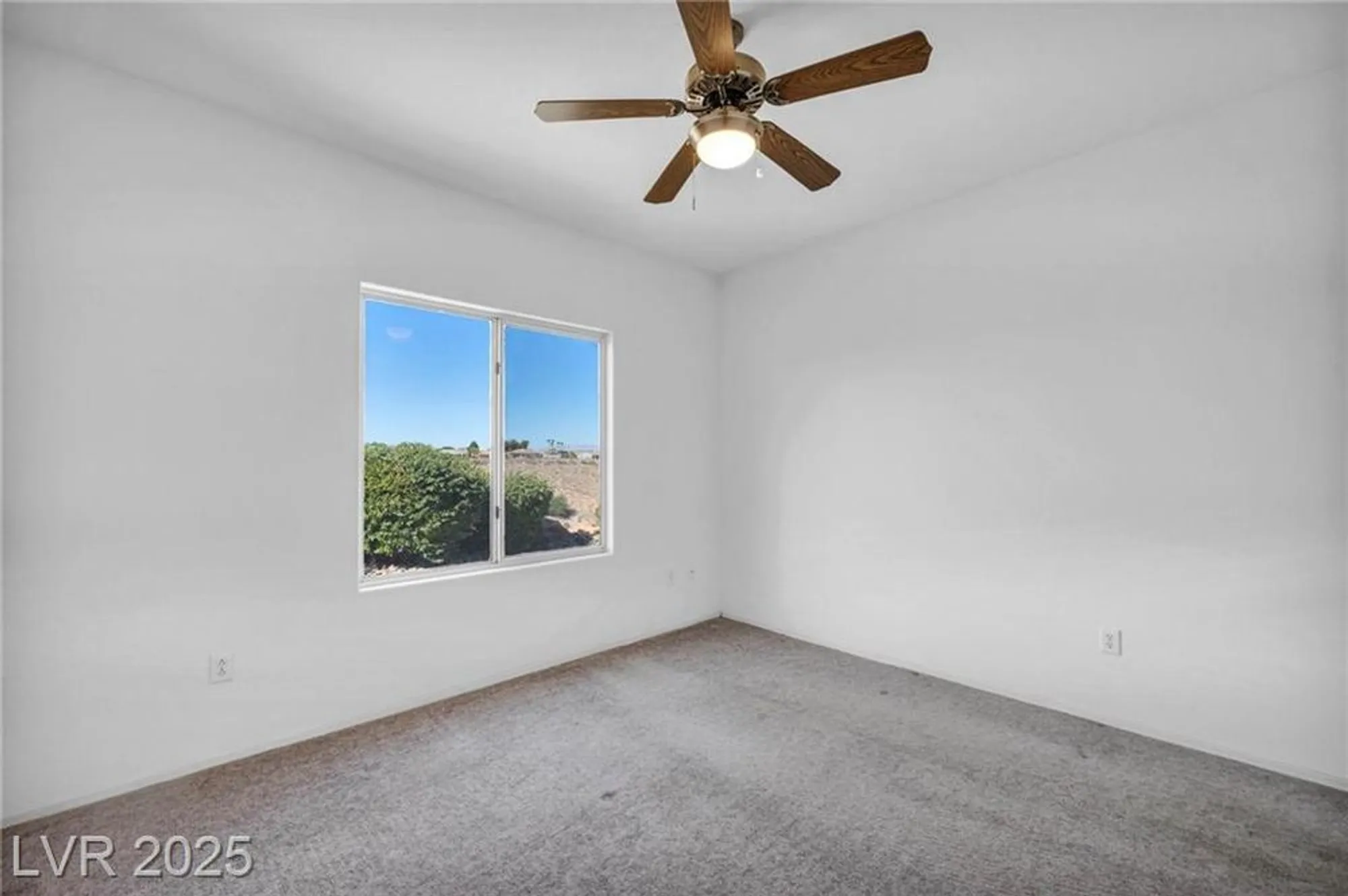 Property Slideshow image 53 of 71 | 2567 evening sky dr, Henderson, NV, 89052