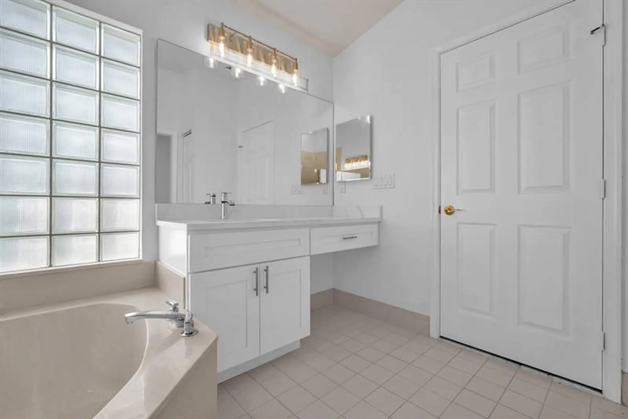 Property Slideshow image 18 of 57 | 5701 swaying palm ln, Boynton Beach, FL, 33437