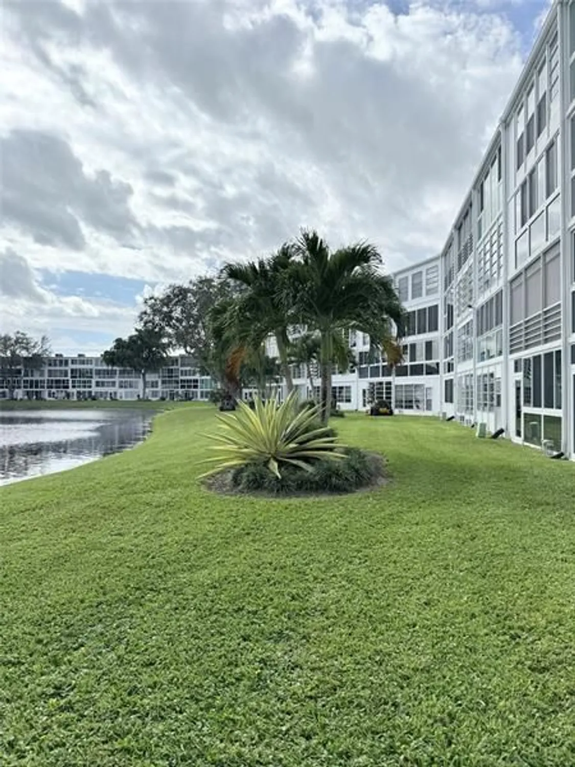 Property Slideshow image 34 of 44 | 1113 cambridge e # 1113, Deerfield Beach, FL, 33442