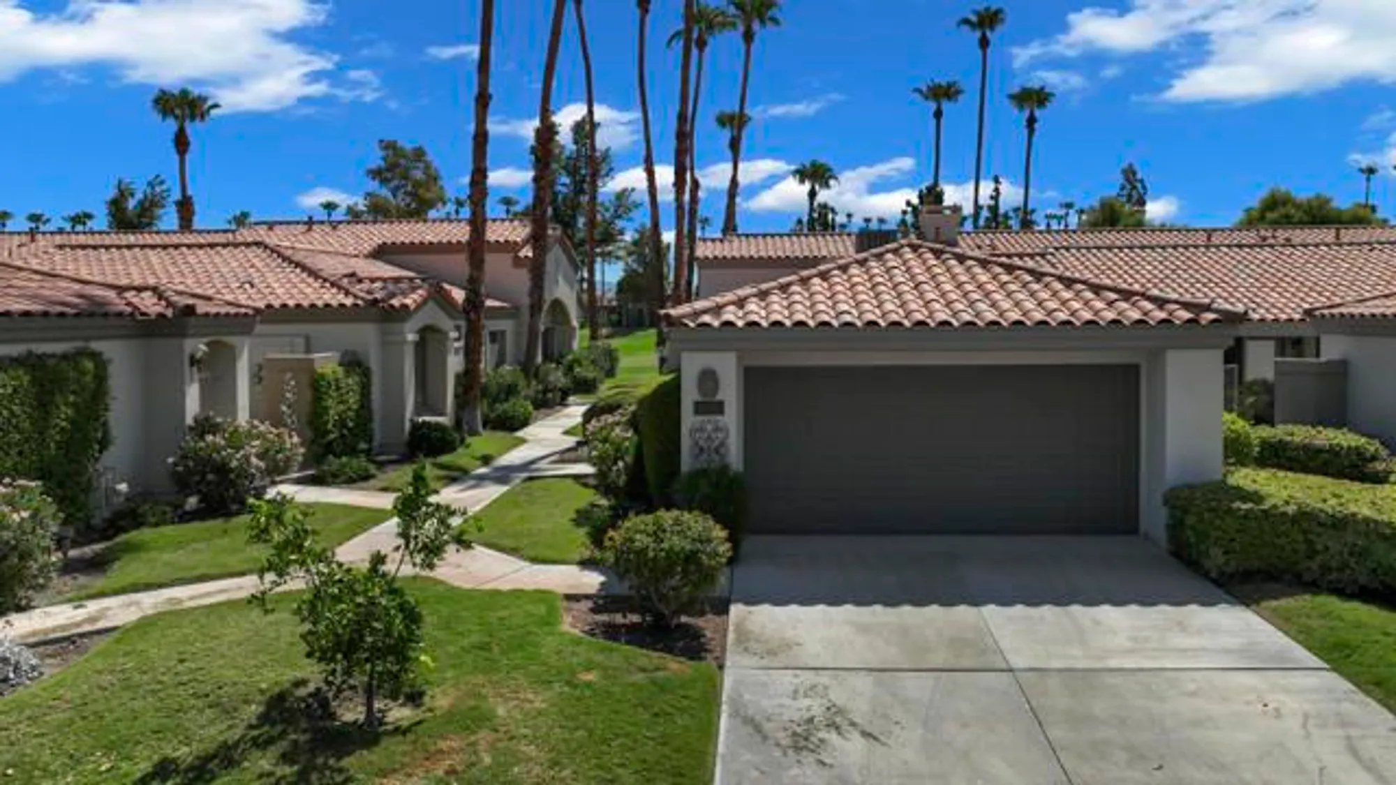 Property Slideshow image 2 of 37 | 55174 shoal crk, La Quinta, CA, 92253