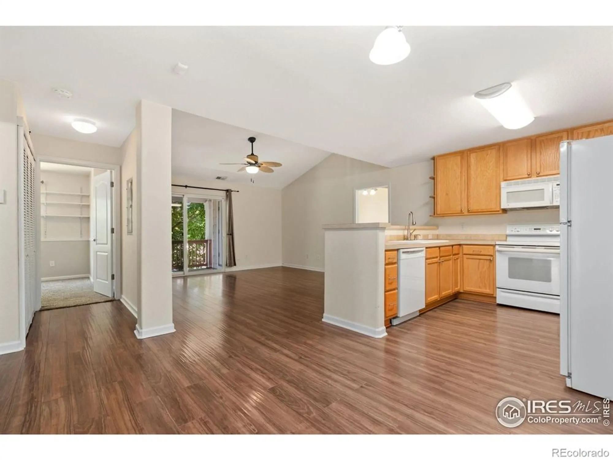 Property Slideshow image 4 of 19 | 4725 hahns peak dr unit 204, Loveland, CO, 80538