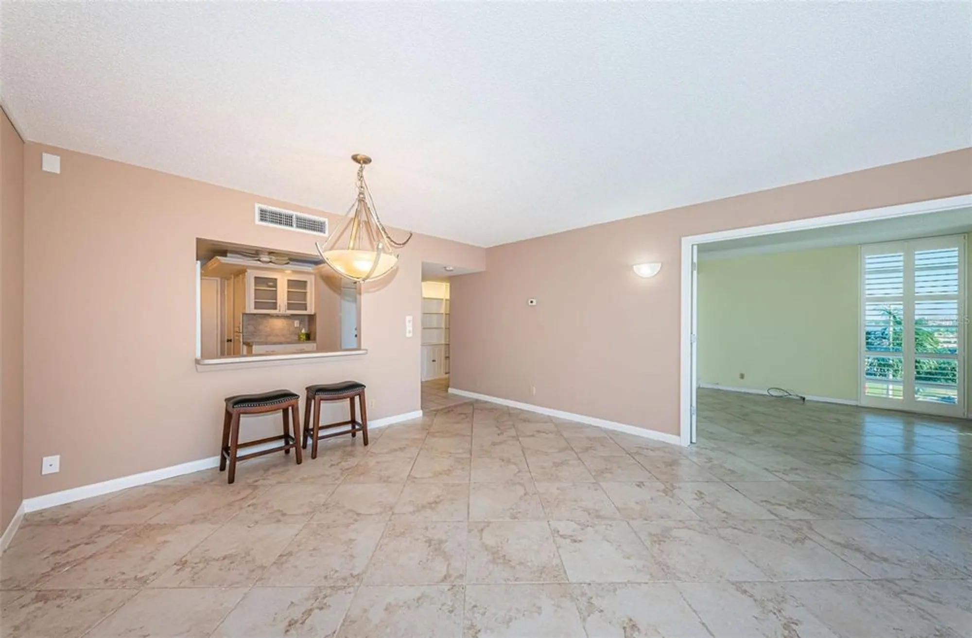 Property Slideshow image 10 of 55 | 7400 sun island dr 311, South Pasadena, FL, 33707