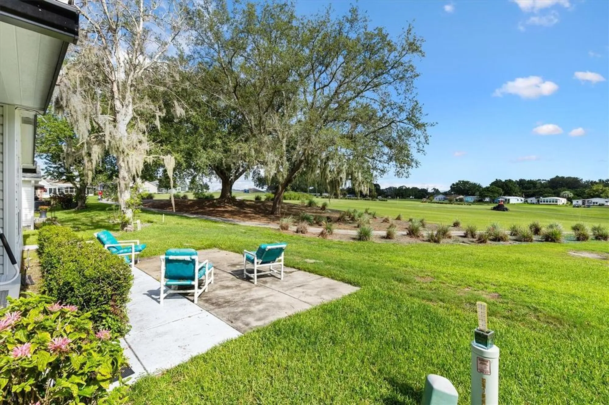 Property Slideshow image 29 of 38 | 523 bonita dr, The Villages, FL, 32159