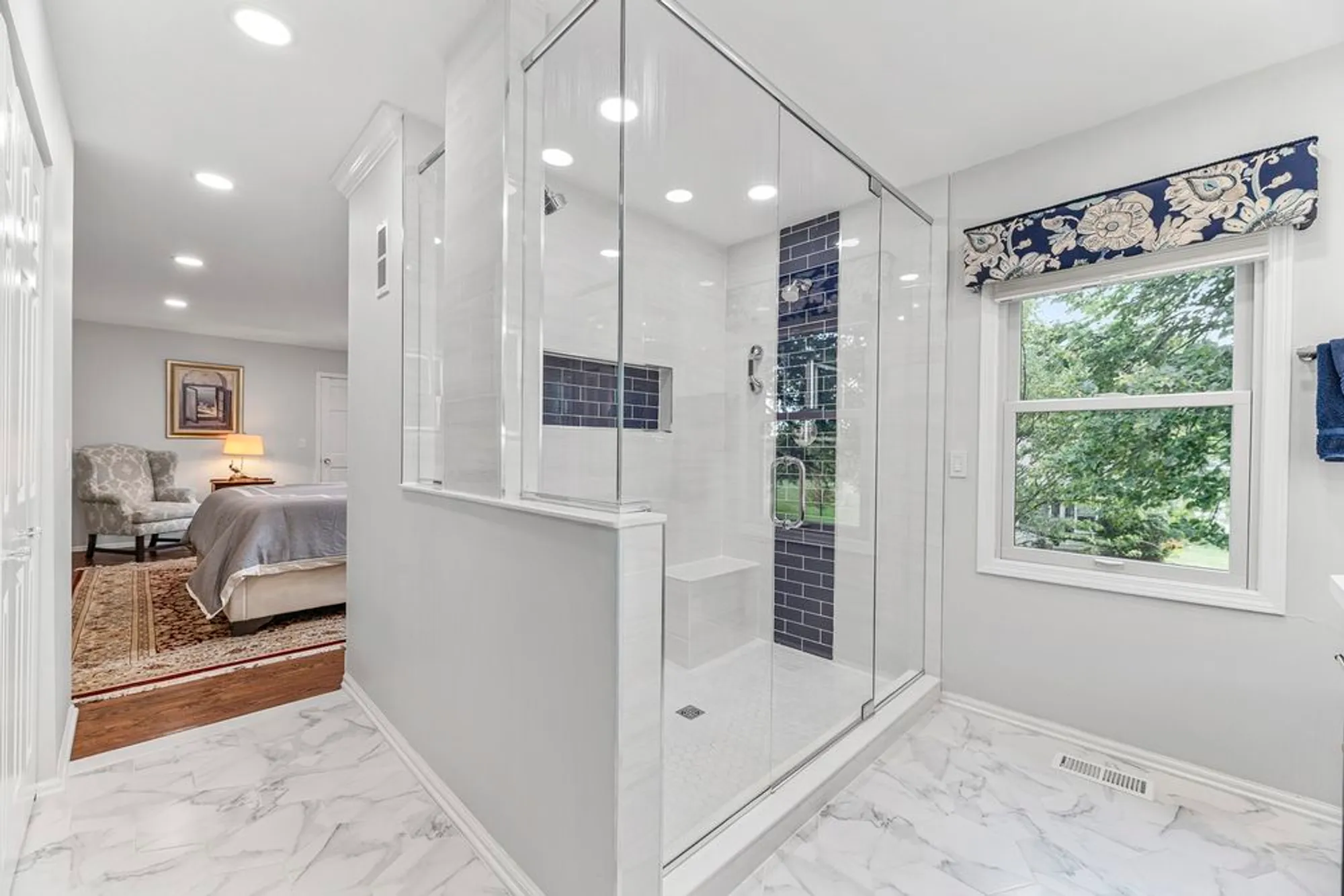 Property Slideshow image 22 of 30 | , Prospect Heights, IL, 60070