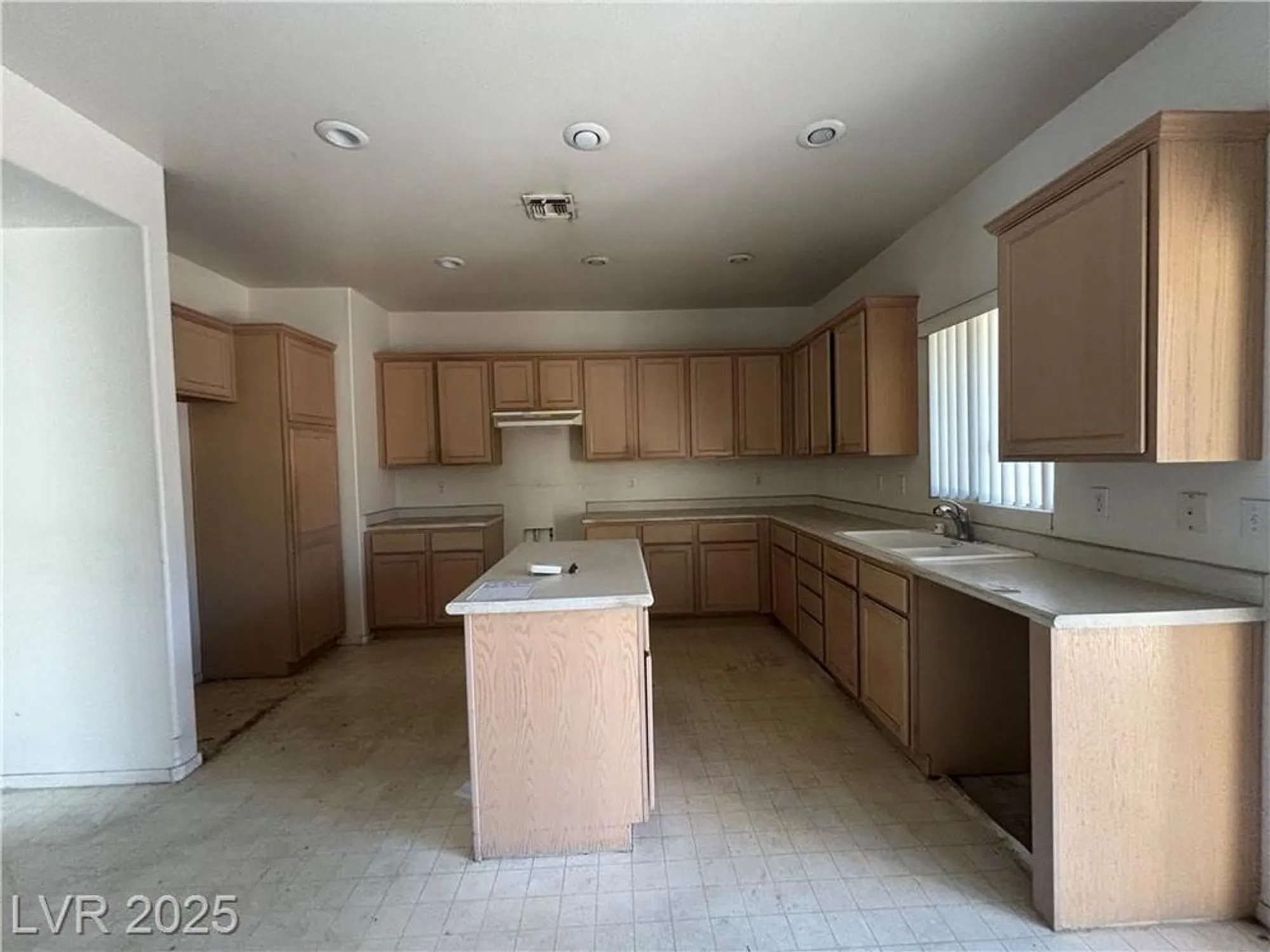Property Slideshow image 4 of 15 | 533 kings links st, Henderson, NV, 89012
