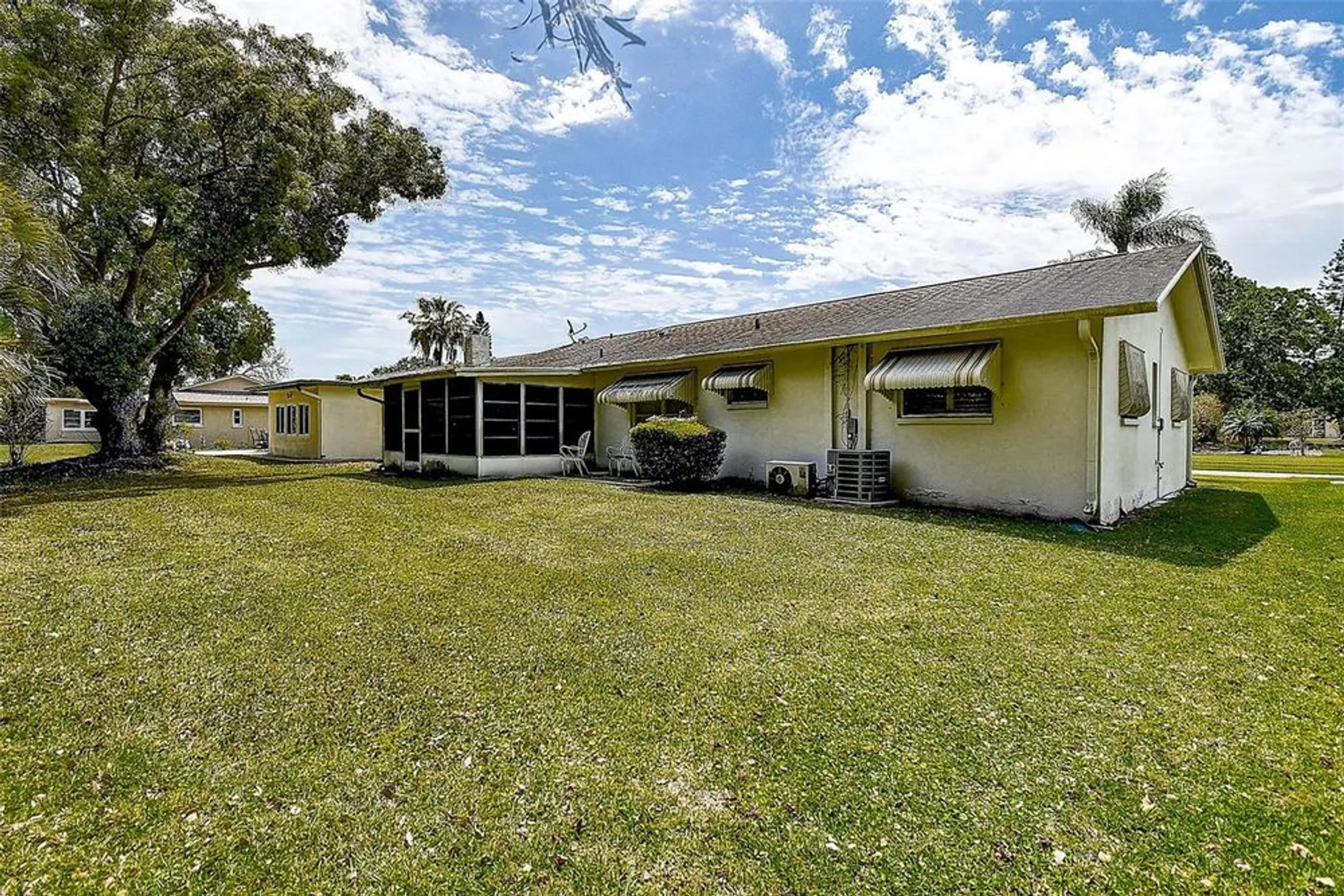 Property Slideshow image 27 of 36 | 2955 briar cliff dr, Palm Harbor, FL, 34684