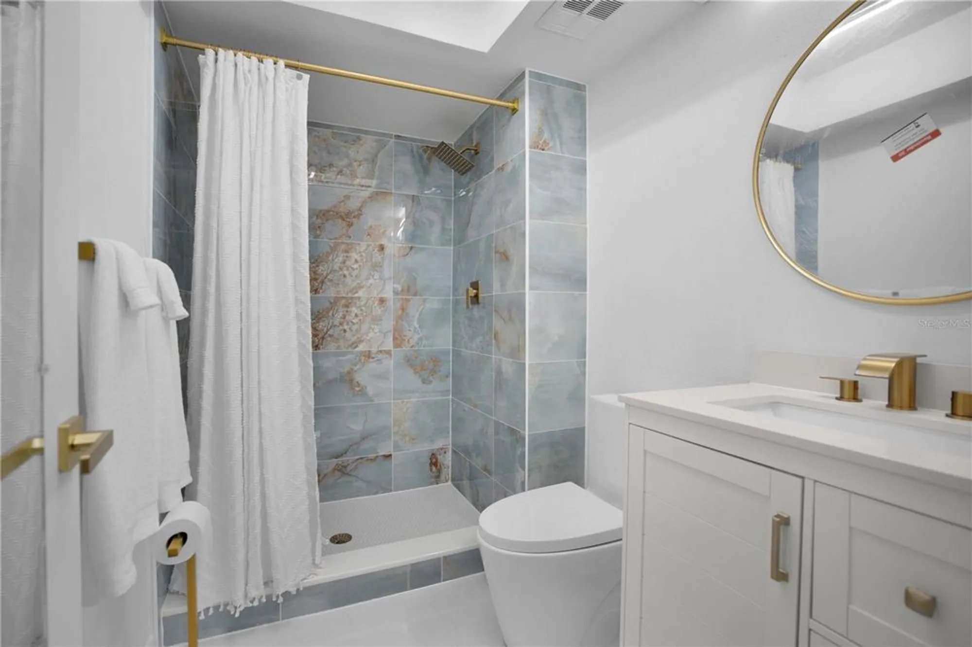 Property Slideshow image 17 of 56 | 1701 pinehurst rd 33e, Dunedin, FL, 34698