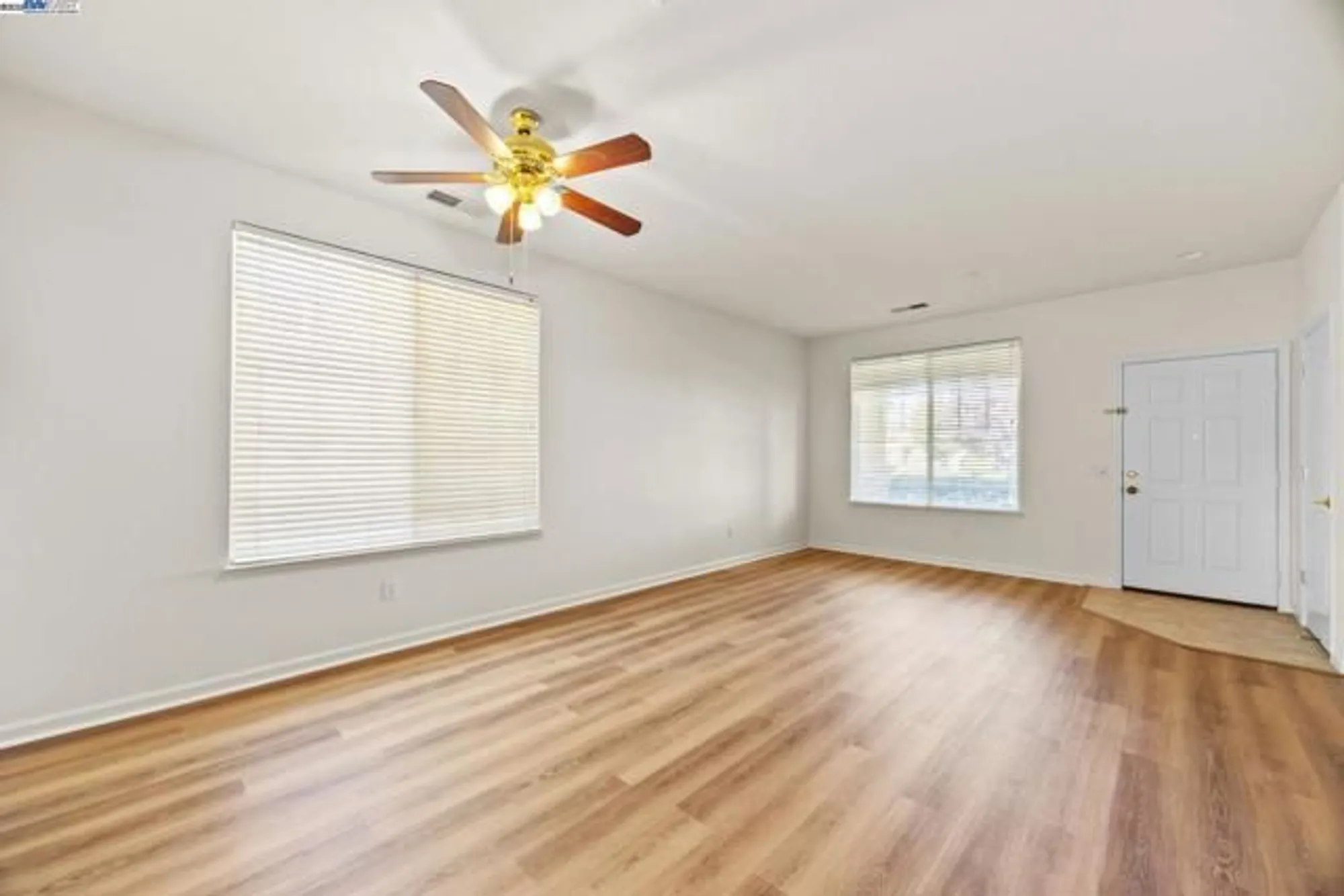 Property Slideshow image 6 of 36 | 993 centennial dr, Brentwood, CA, 94513