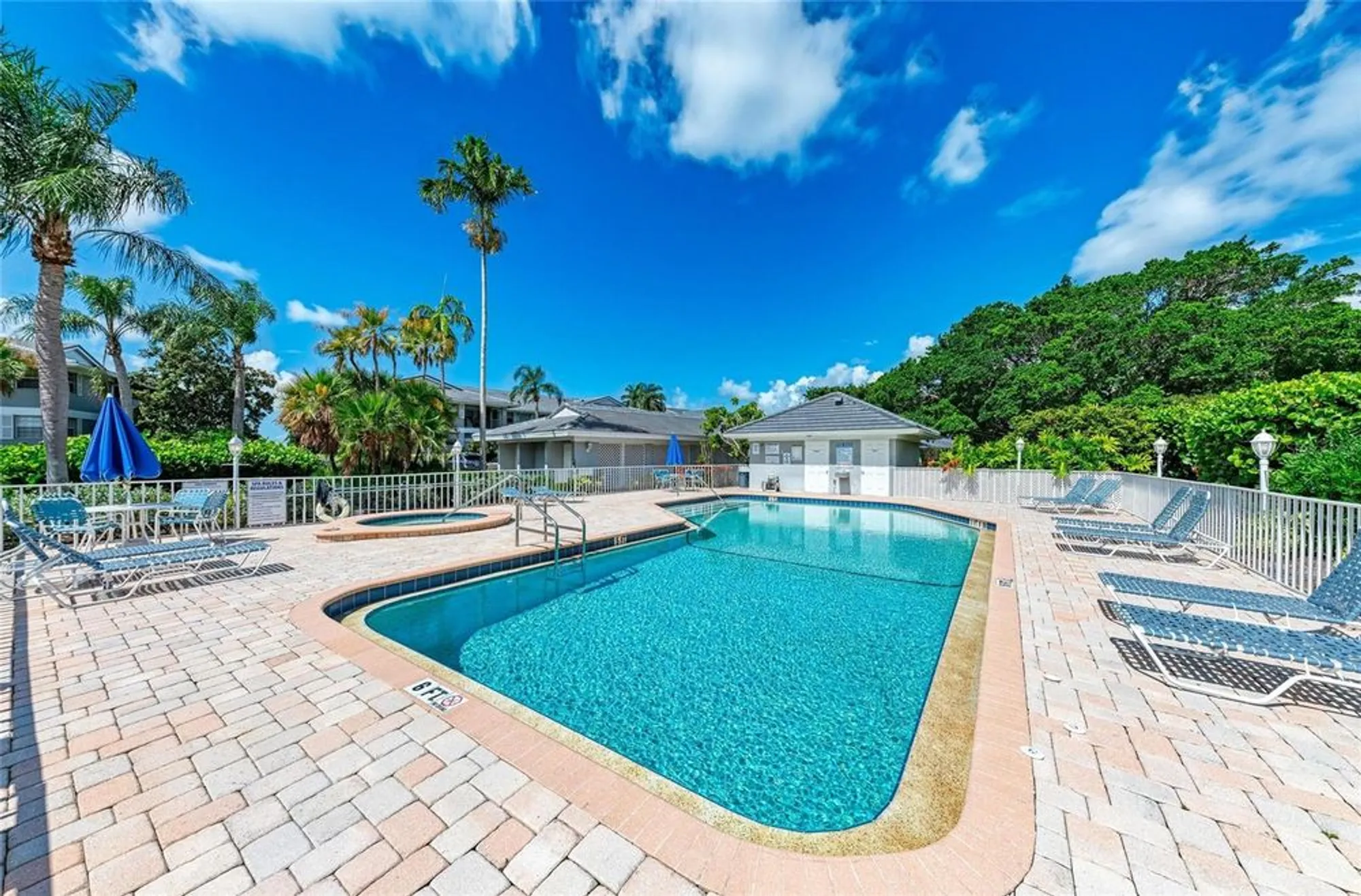 Property Slideshow image 34 of 45 | 1247 edgewater cir # 1247, Bradenton, FL, 34209