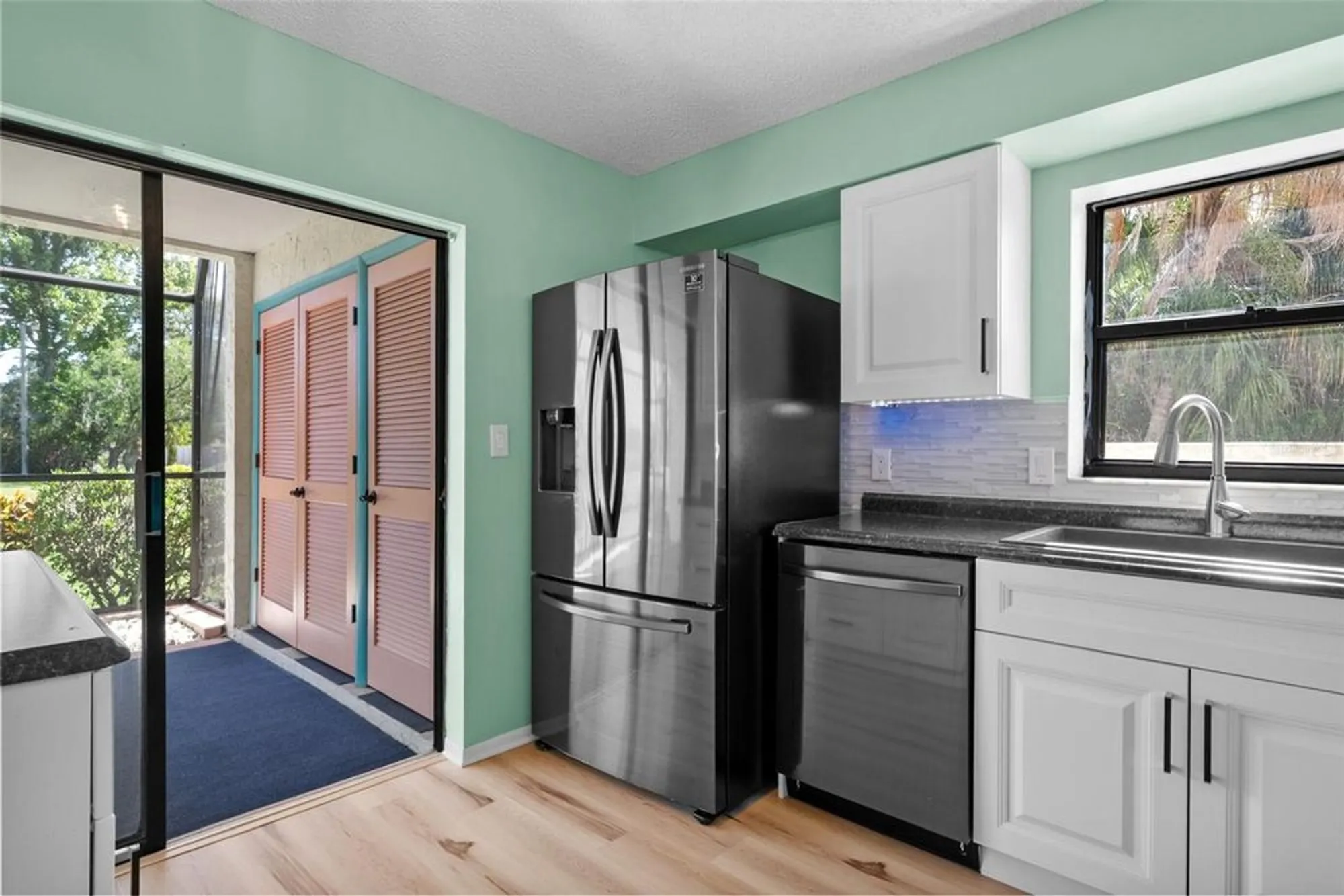 Property Slideshow image 13 of 50 | 6061 fairway ln 1411, Bradenton, FL, 34210