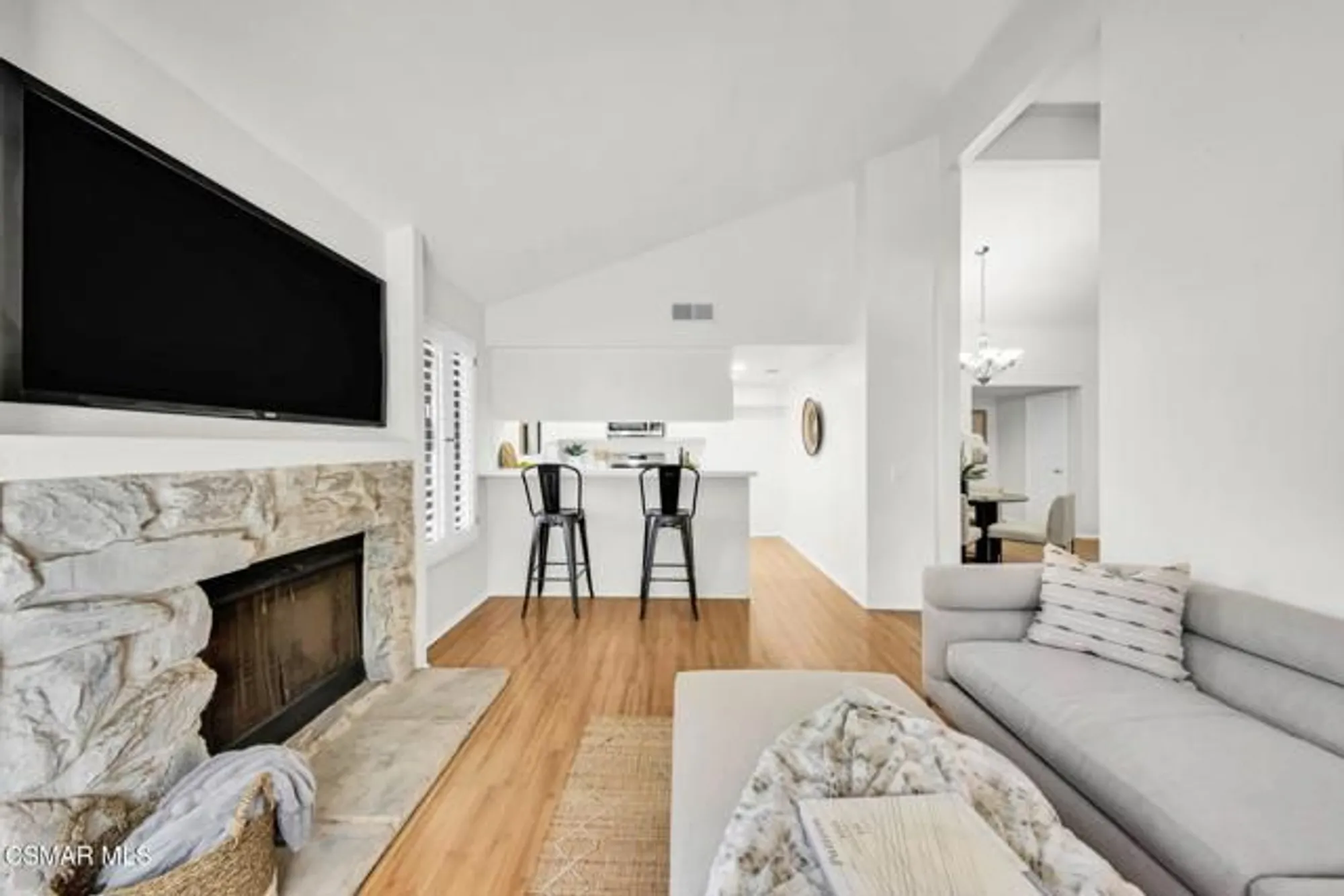 Property Slideshow image 11 of 54 | 769 birchpark cir 203, Thousand Oaks, CA, 91360